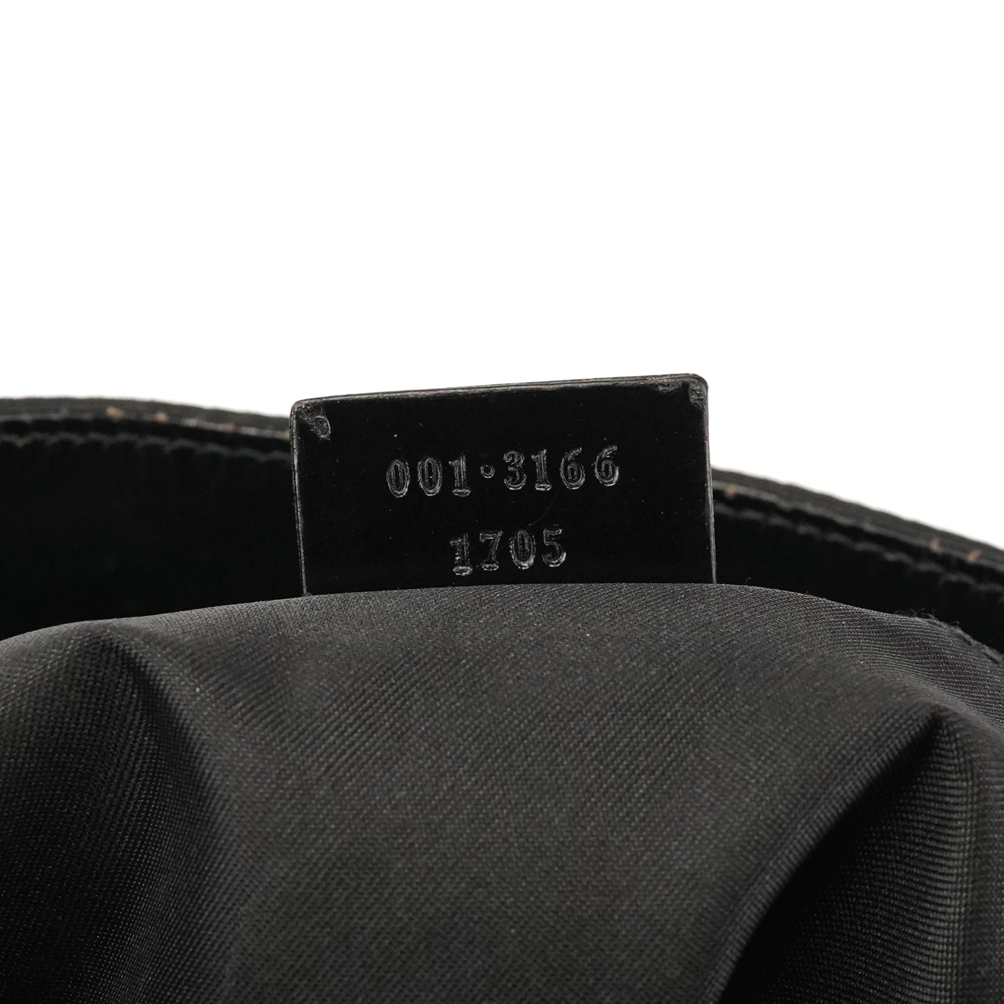 Gucci 001 3166 skuldertaske i sort GG nylon