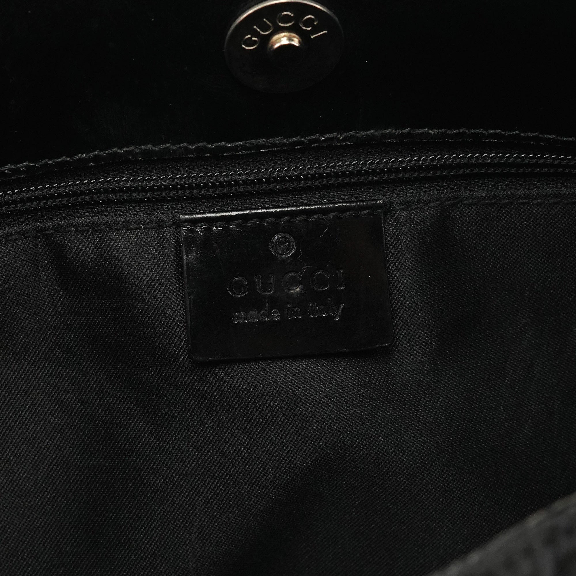 Gucci 001 3166 skuldertaske i sort GG nylon