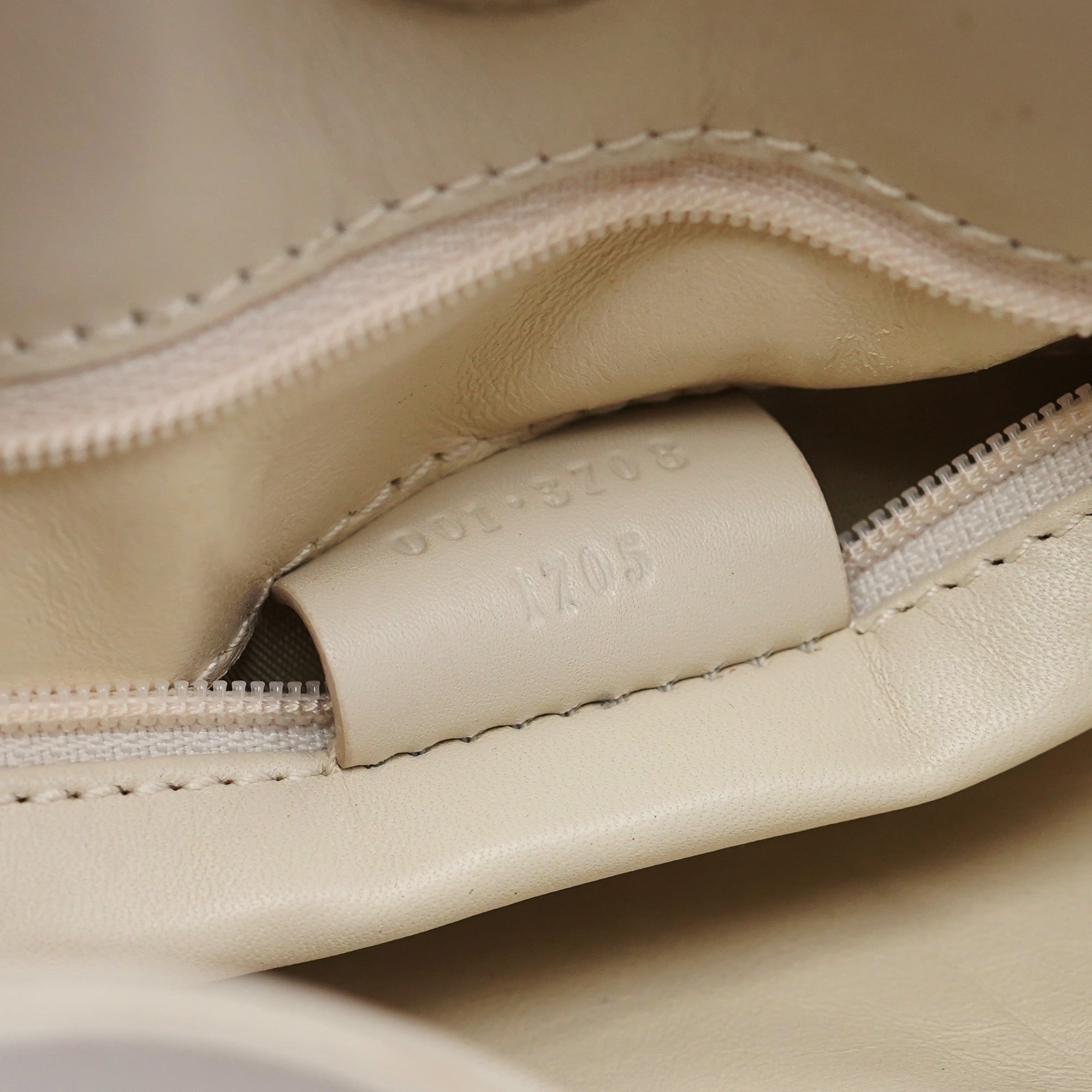 Gucci 001 3703 Beige Calfskin Hobo Shoulder Bag