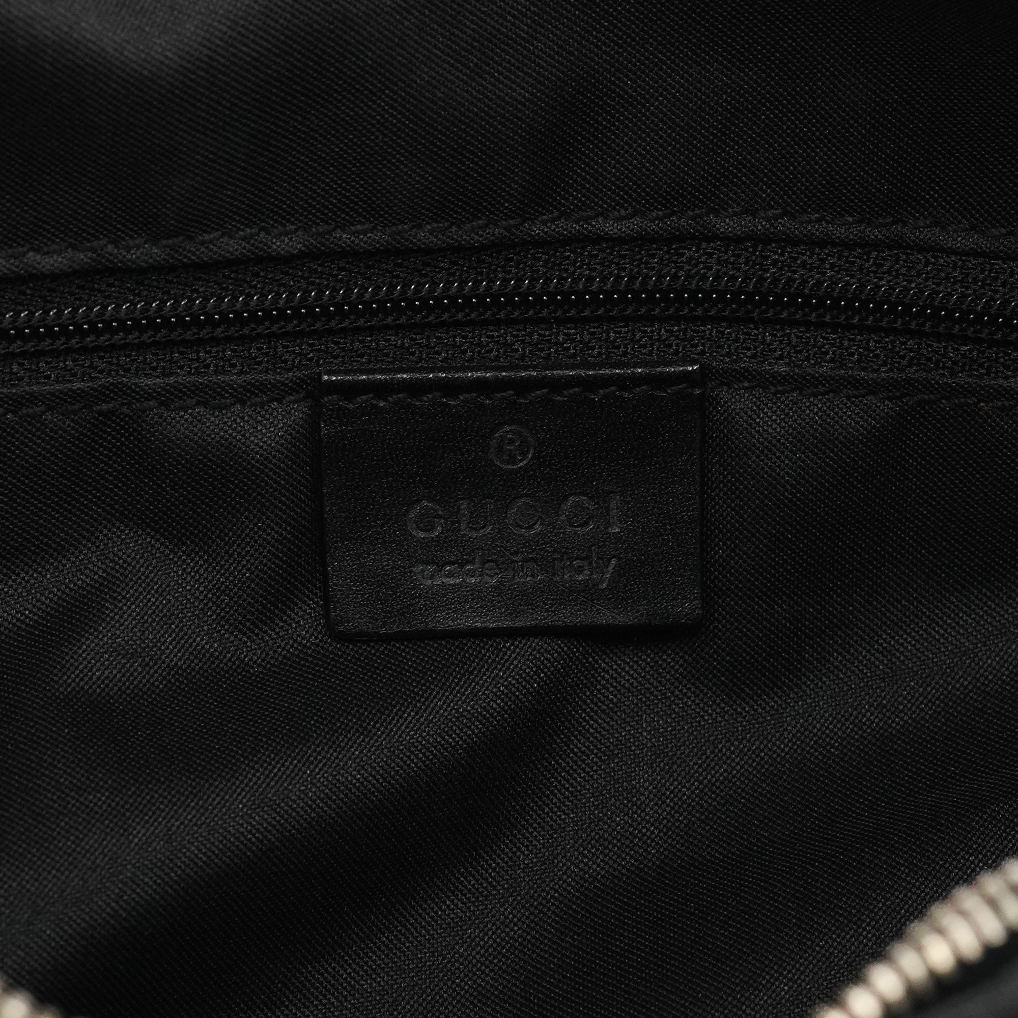 Gucci 001 3766 skuldertaske i sort GG nylon
