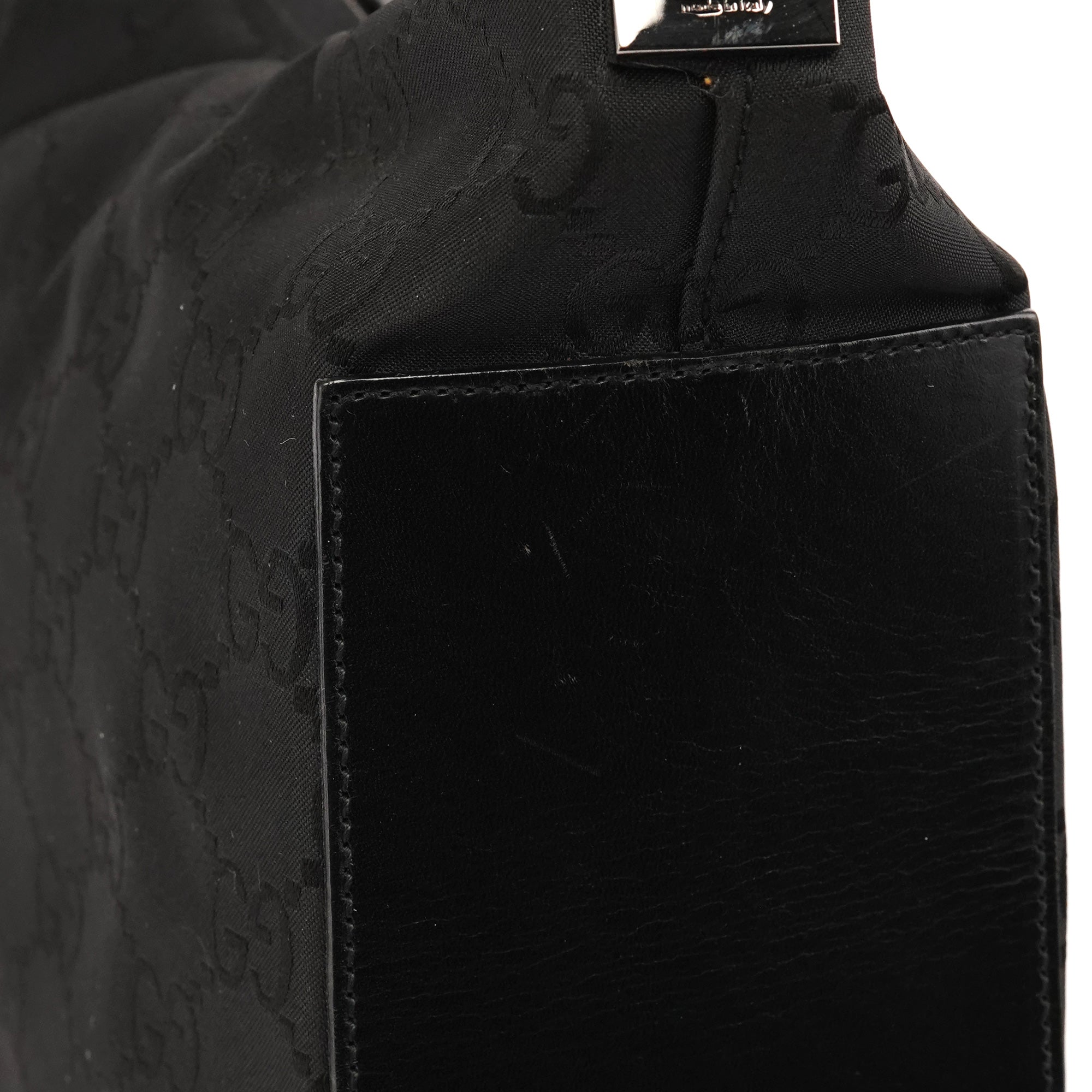 Gucci 001 3766 skuldertaske i sort GG nylon