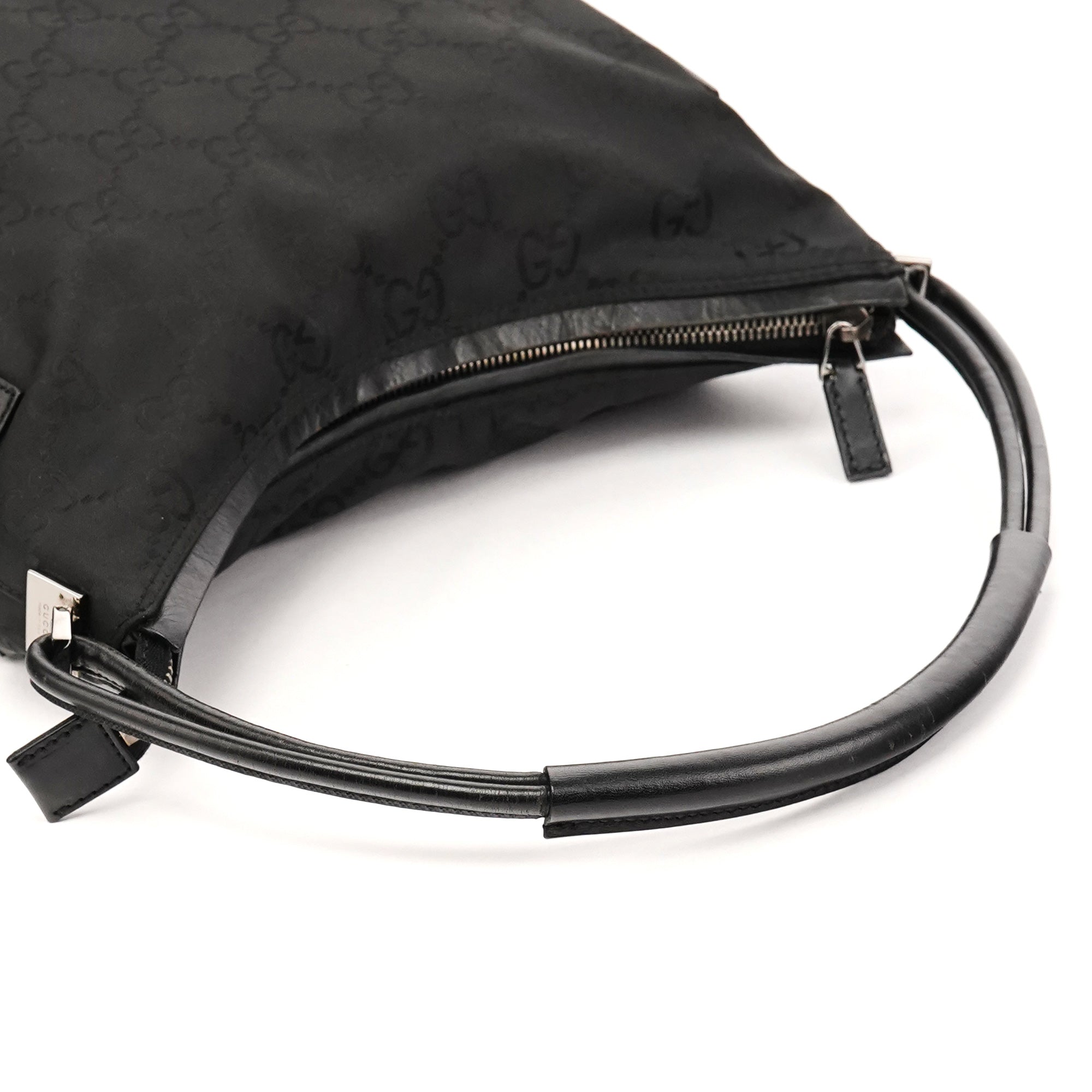 Gucci 001 3766 skuldertaske i sort GG nylon