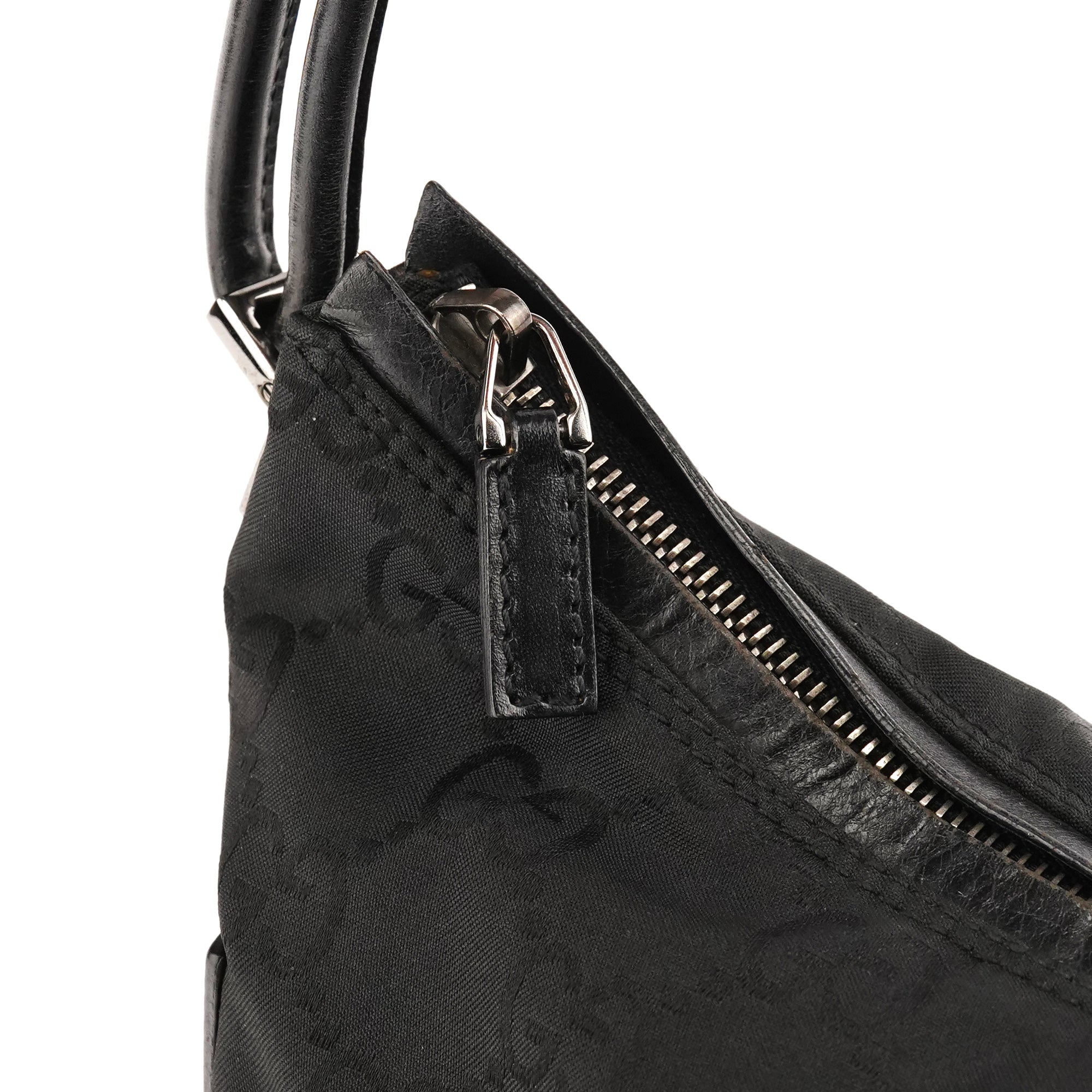 Gucci 001 3766 skuldertaske i sort GG nylon