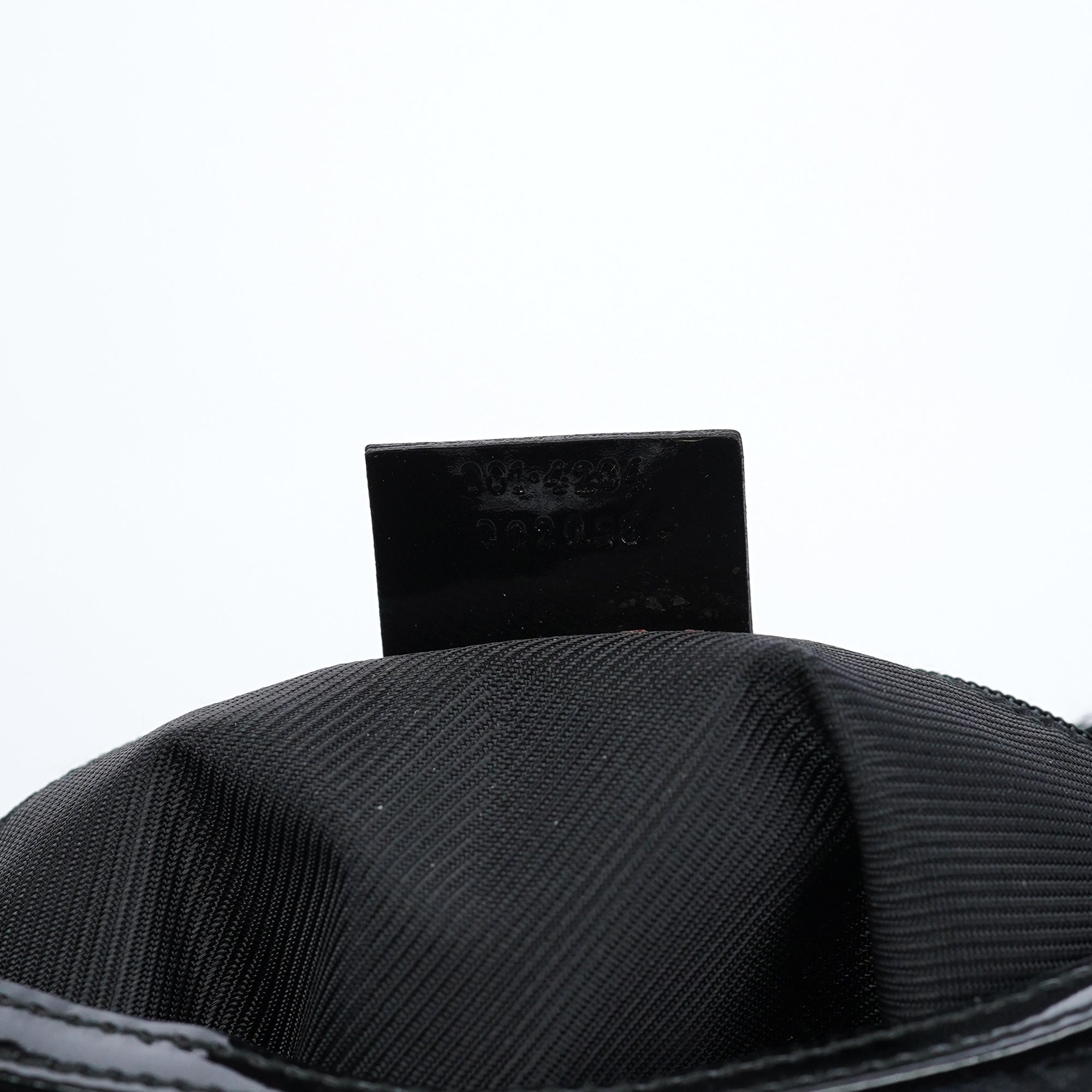 Gucci 001 4204 Black GG Shoulder Bag