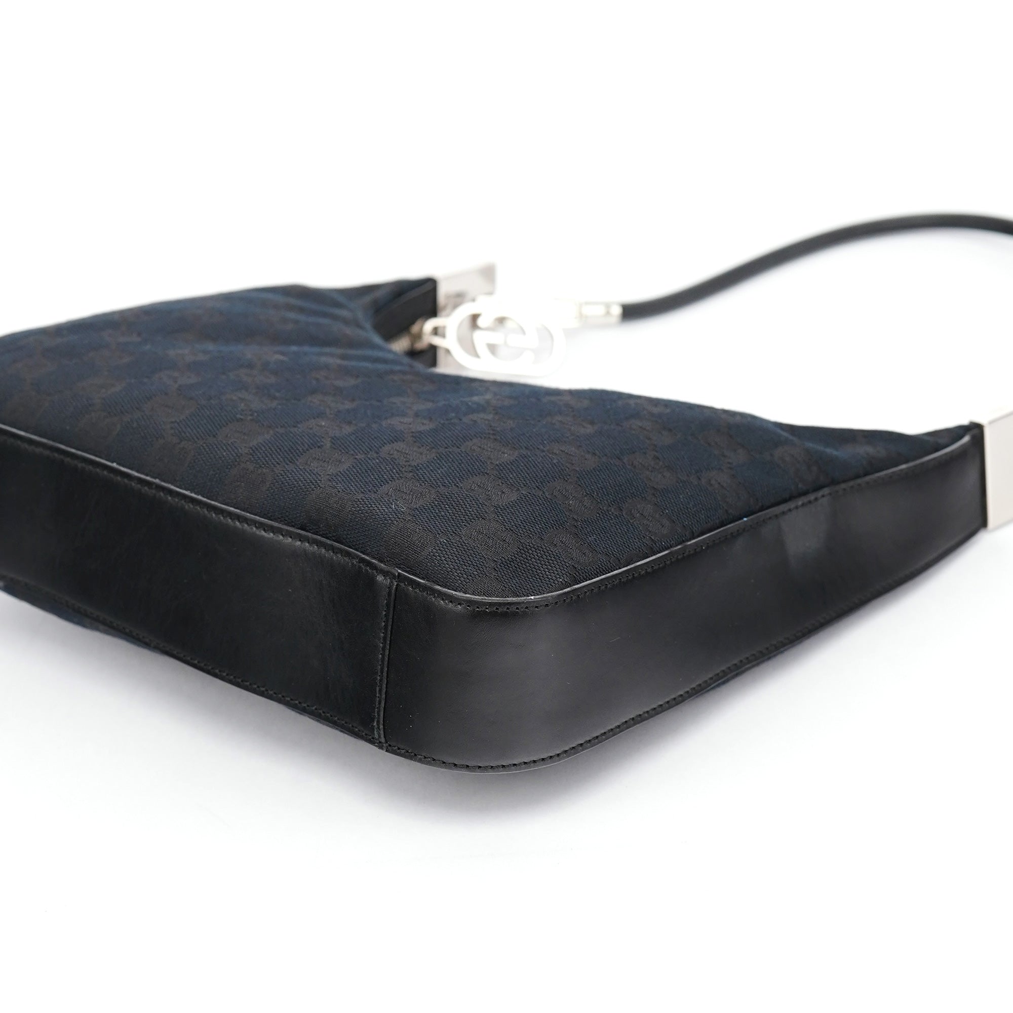 Gucci 001 4205 Black GG Shoulder Bag