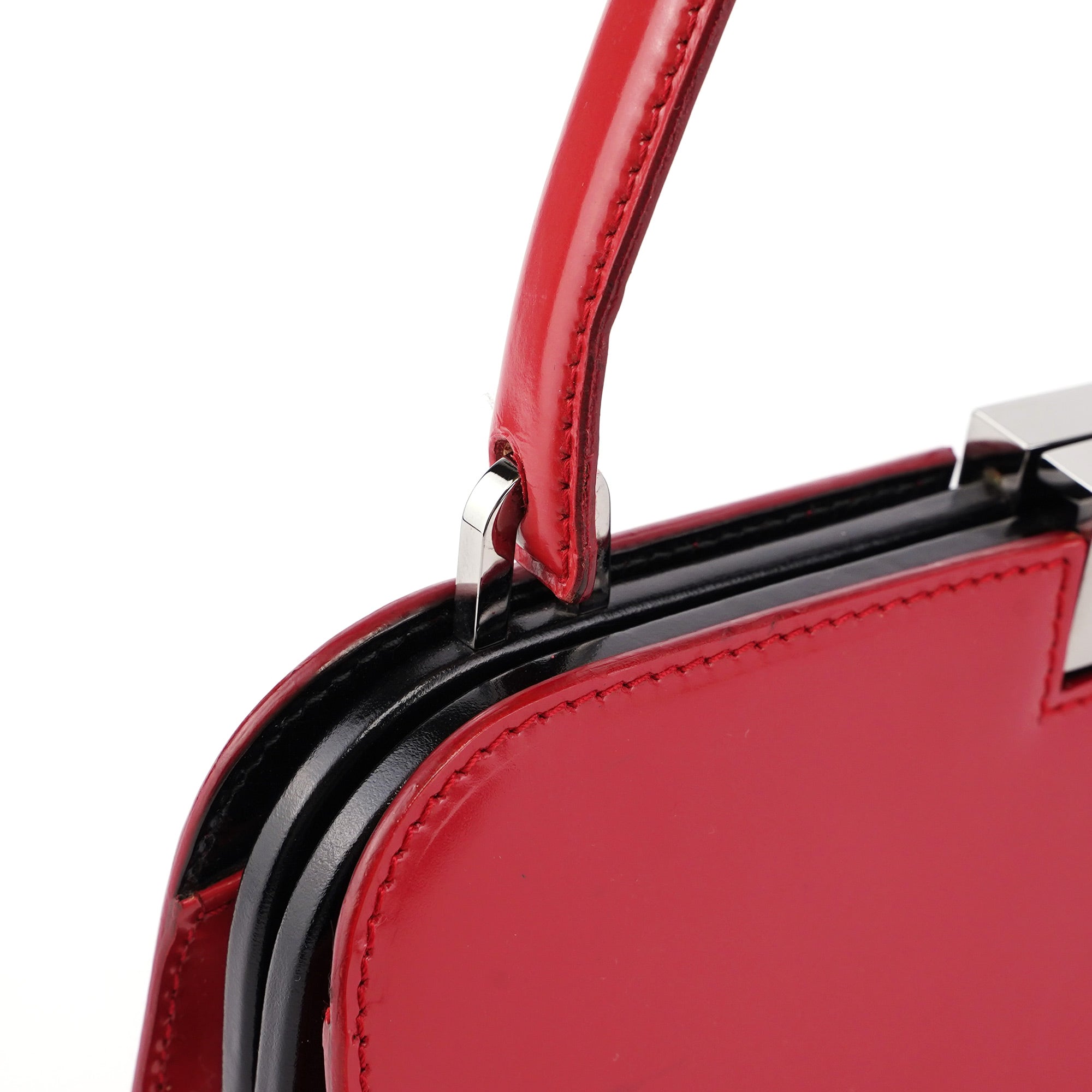 Gucci 001 4208 Red Calfskin Shoulder Bag