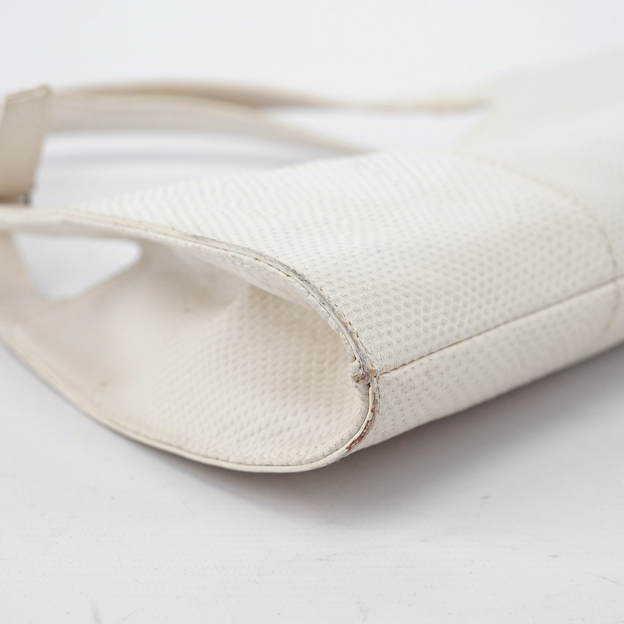 Gucci 001 4243 White Lizard Embossed Shoulder Bag