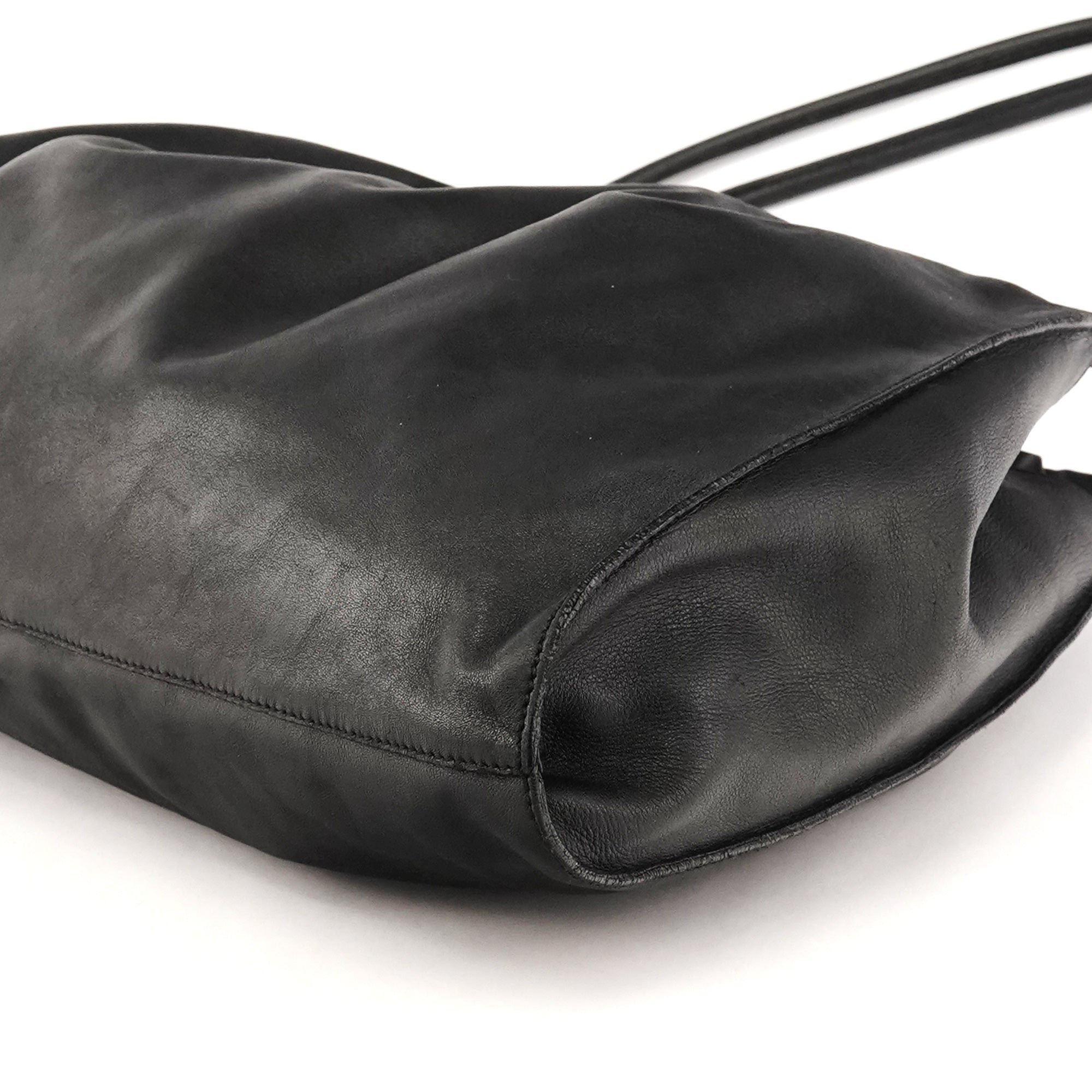 Gucci 001 4332 Black Leather Ruched Hobo Shoulder Bag