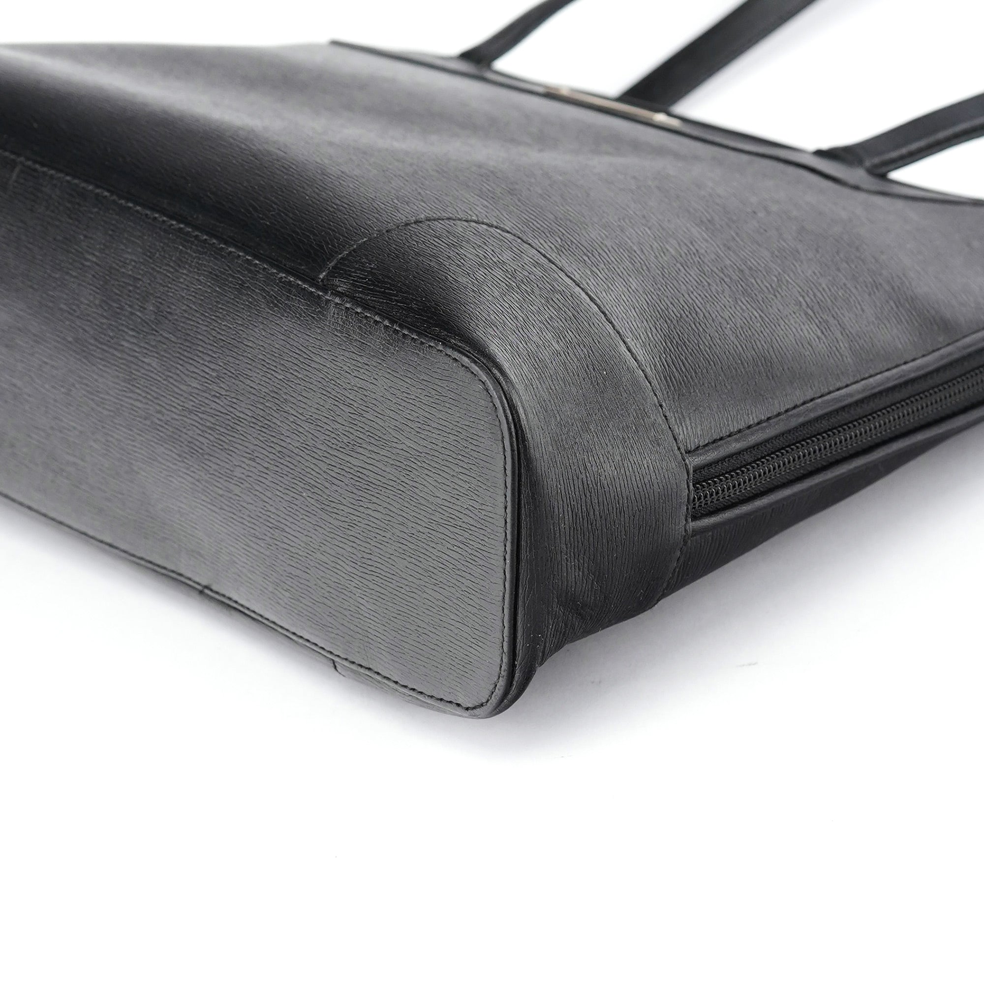 Gucci 002 1122 Black Leather Tote Bag