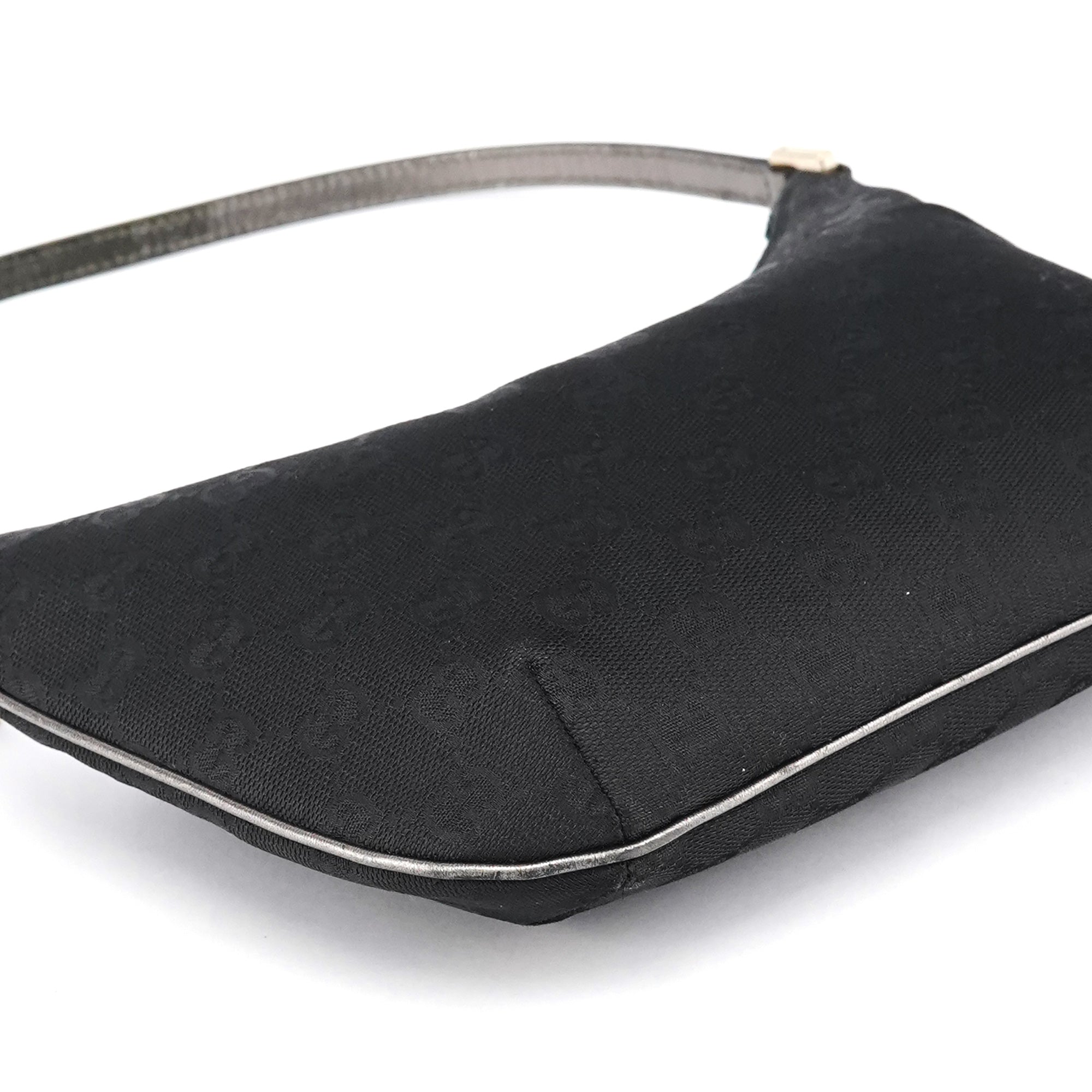 Gucci 005 0813 Sac porté épaule en toile GG noire et cuir métallisé