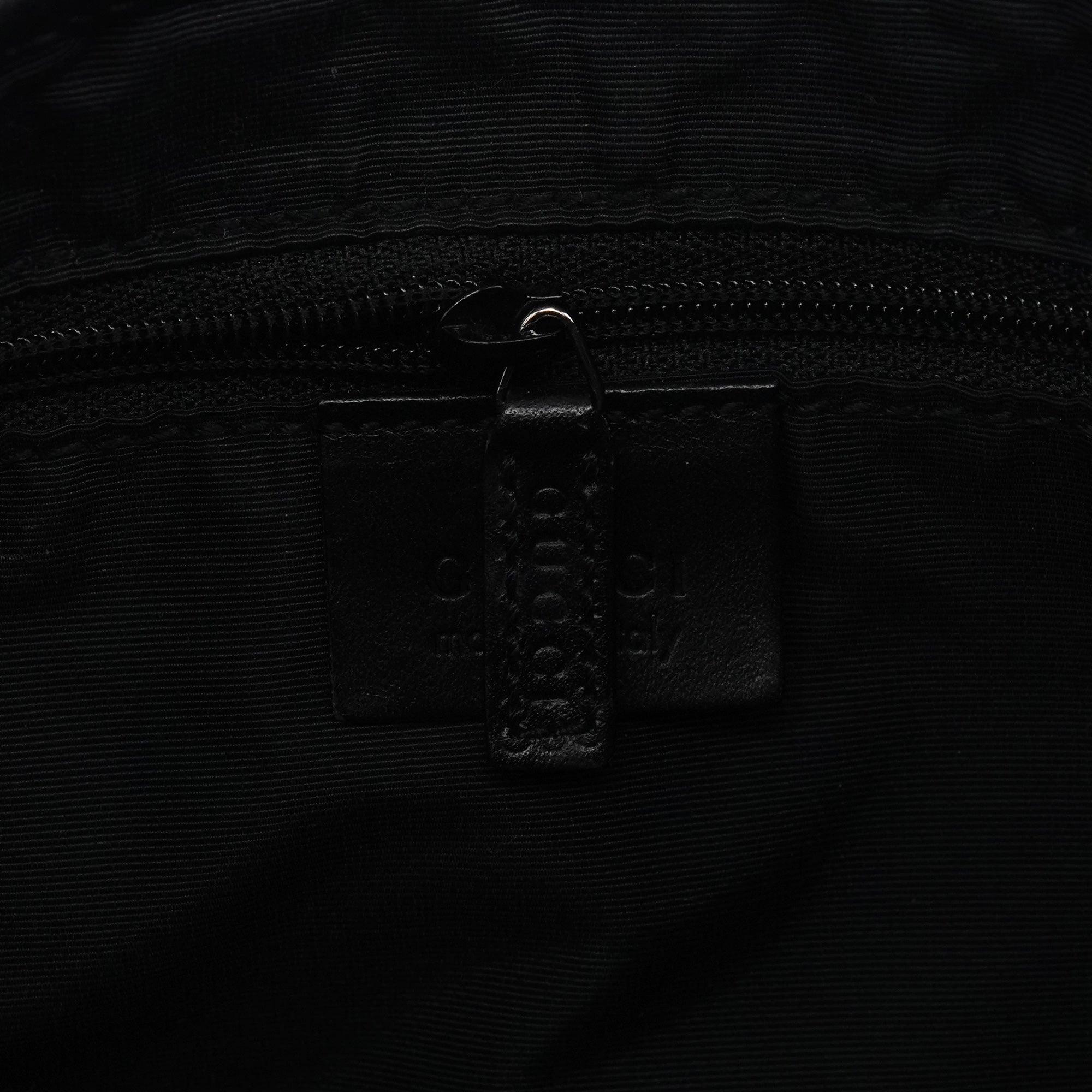 Gucci 00963 Sac porté épaule Jackie en denim GG anthracite
