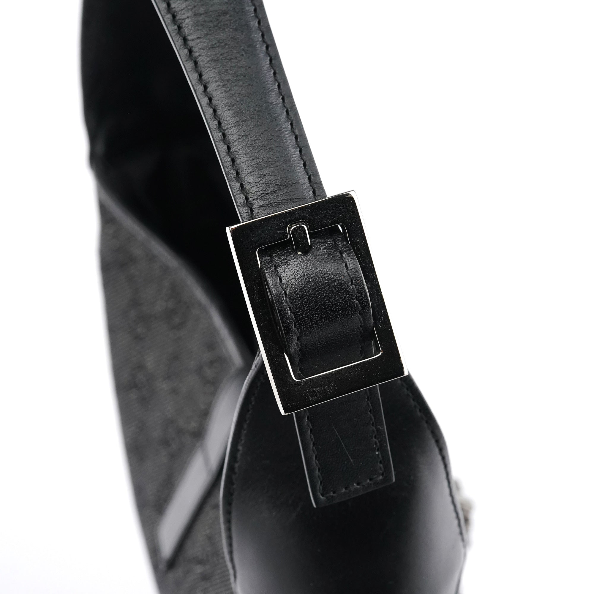 Gucci 00963 Sac porté épaule Jackie en denim GG anthracite