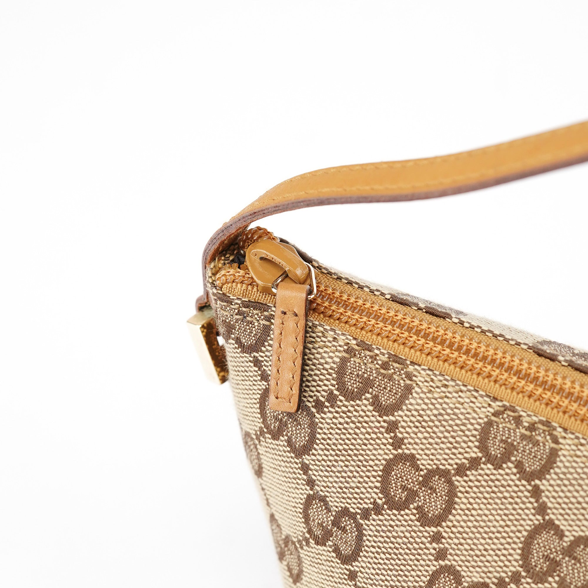 Gucci 039 1103 Beige GG Boat Pochette