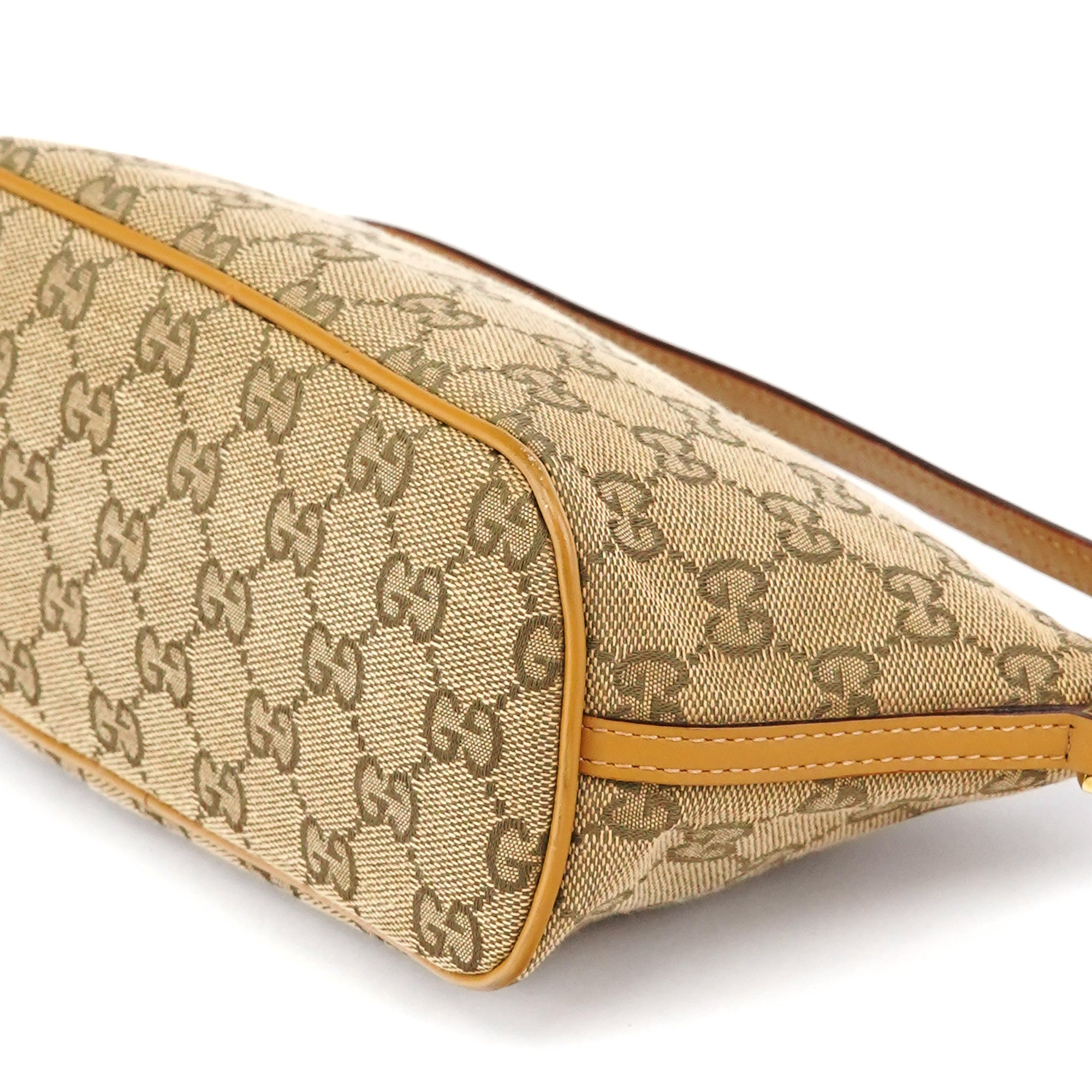 Gucci 039 1103 Beige GG Boat Pochette