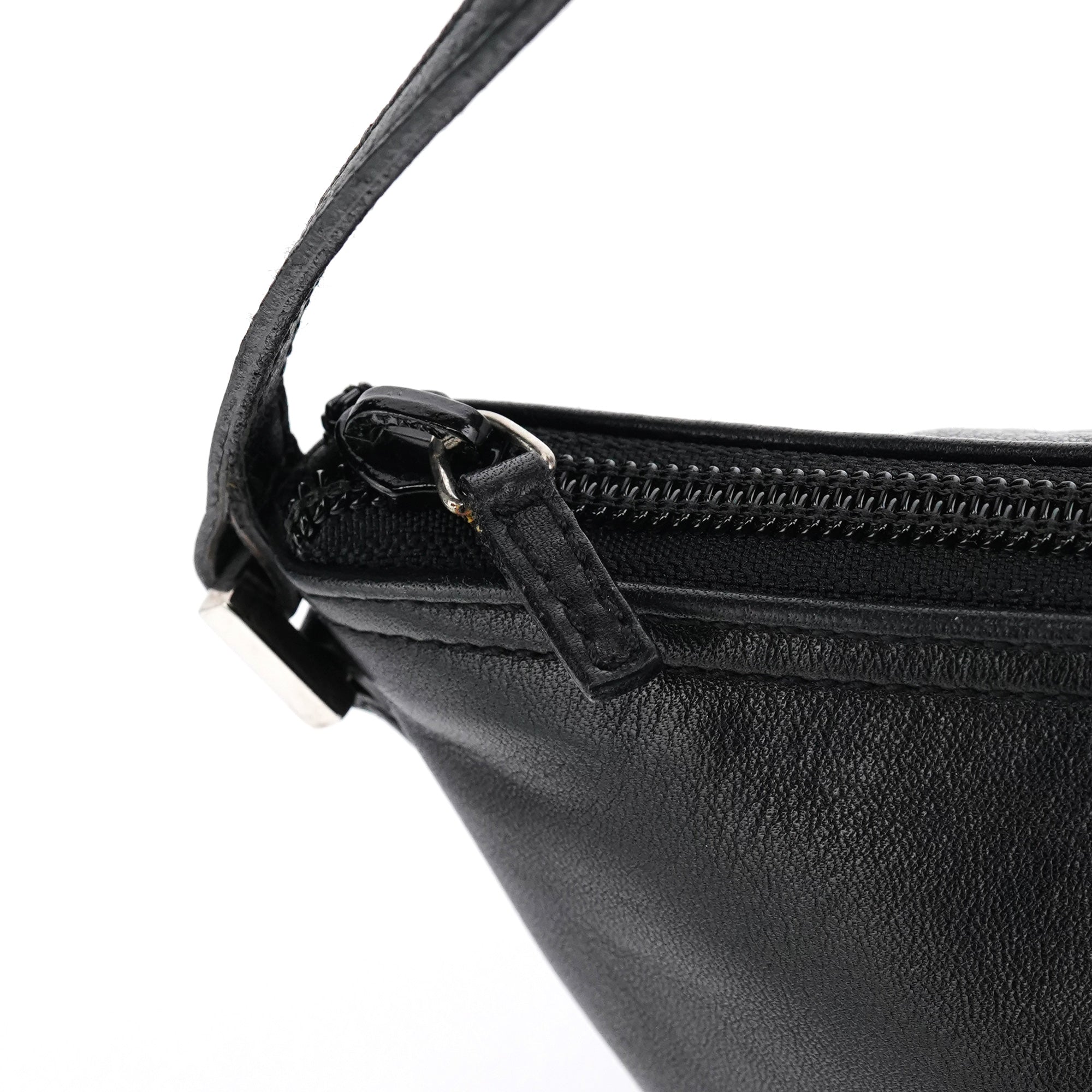 Gucci 039 1103 Black Leather Pochette