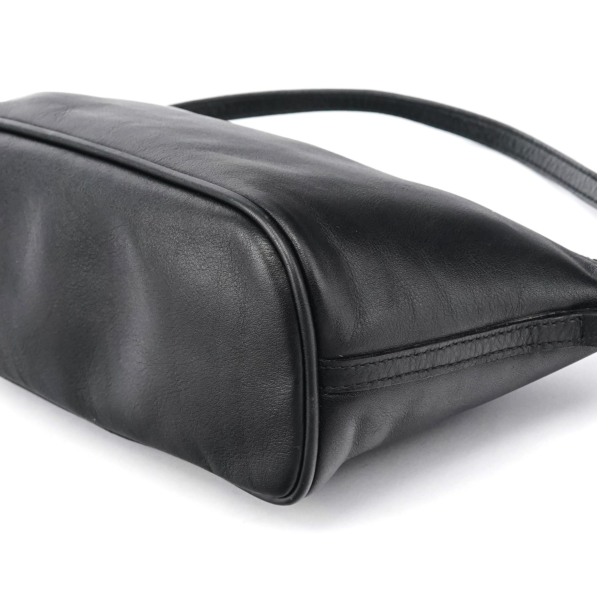 Gucci 039 1103 Black Leather Pochette