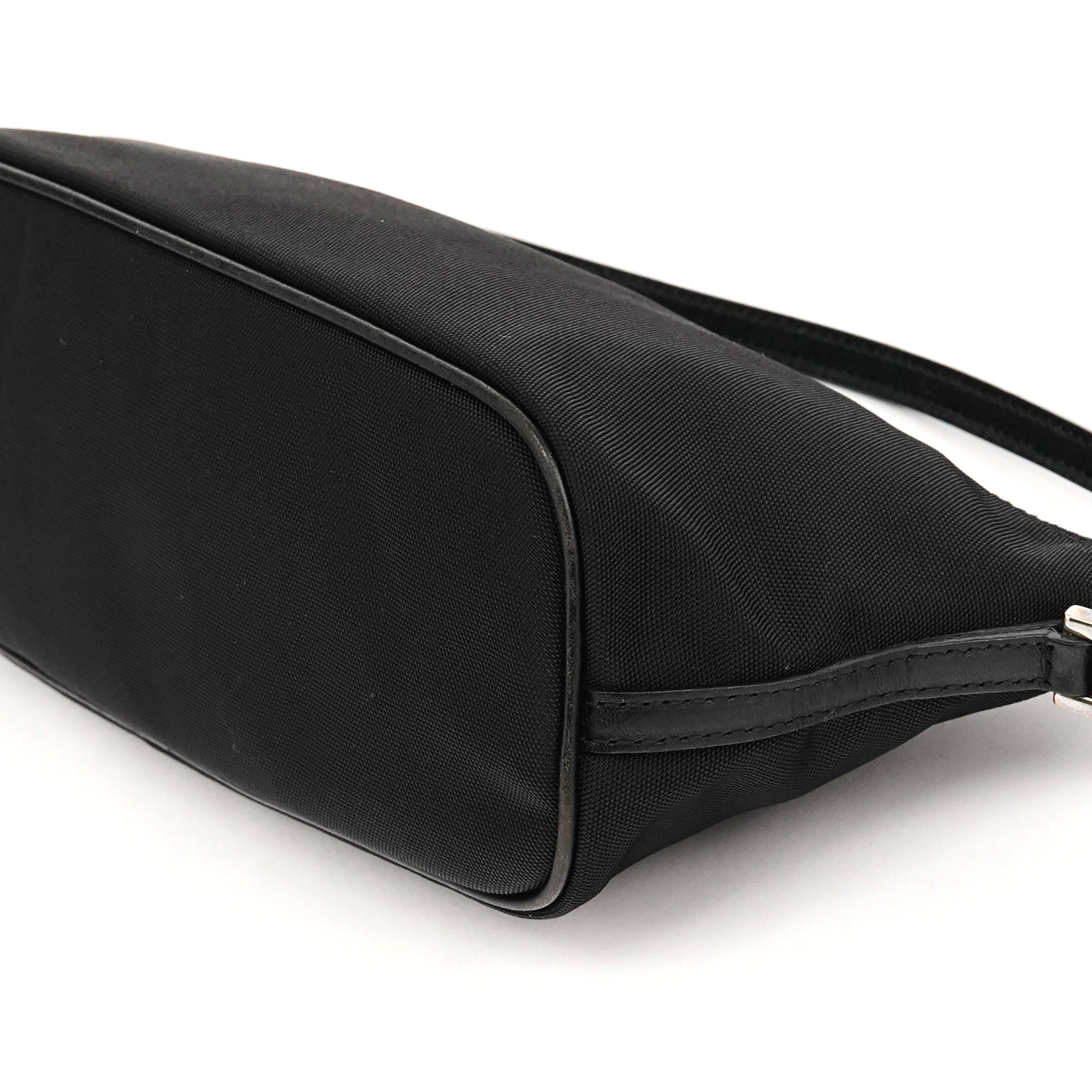 Gucci 039 1103 Black Nylon Boat Pochette