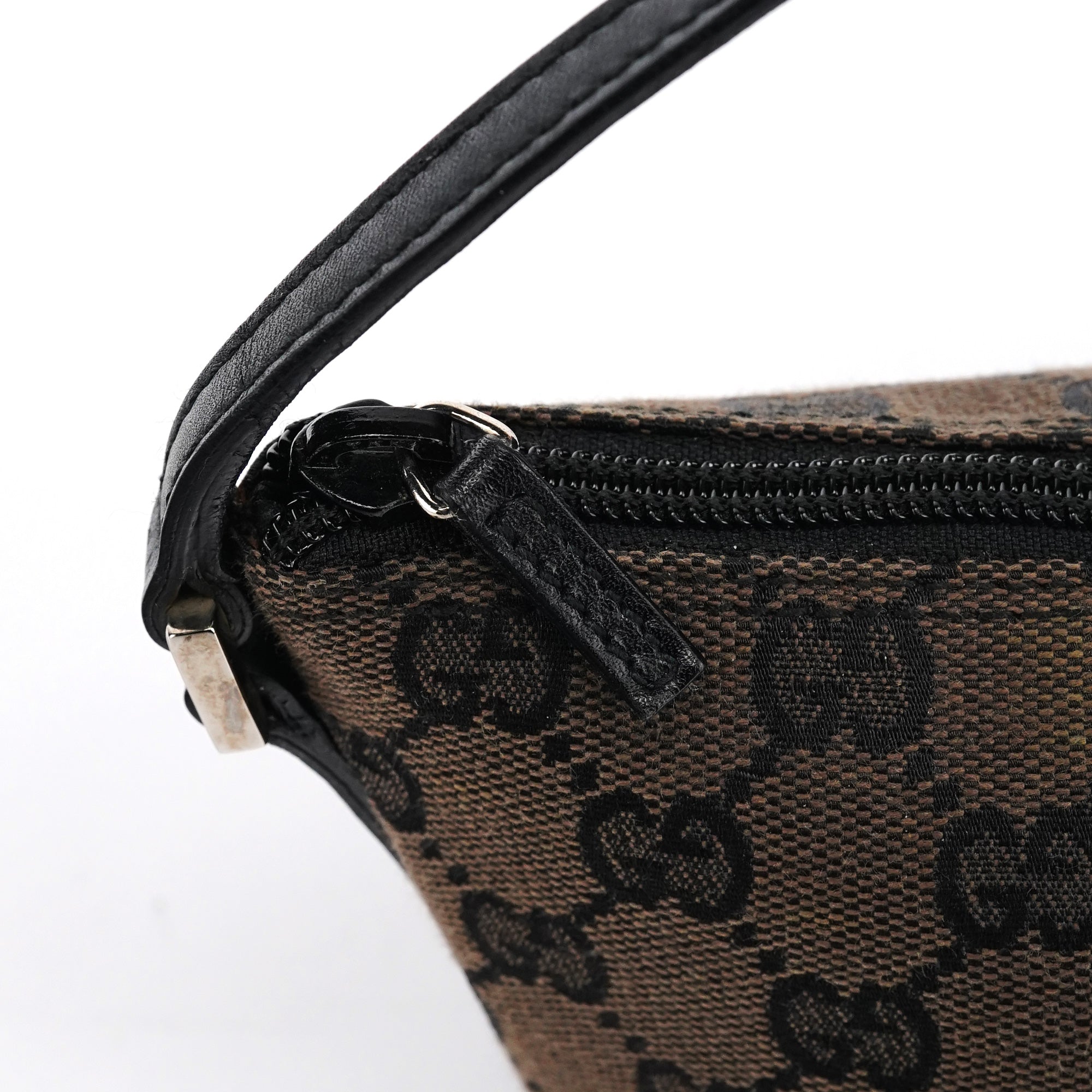 Gucci 039 1103 Brown GG Boat Pochette