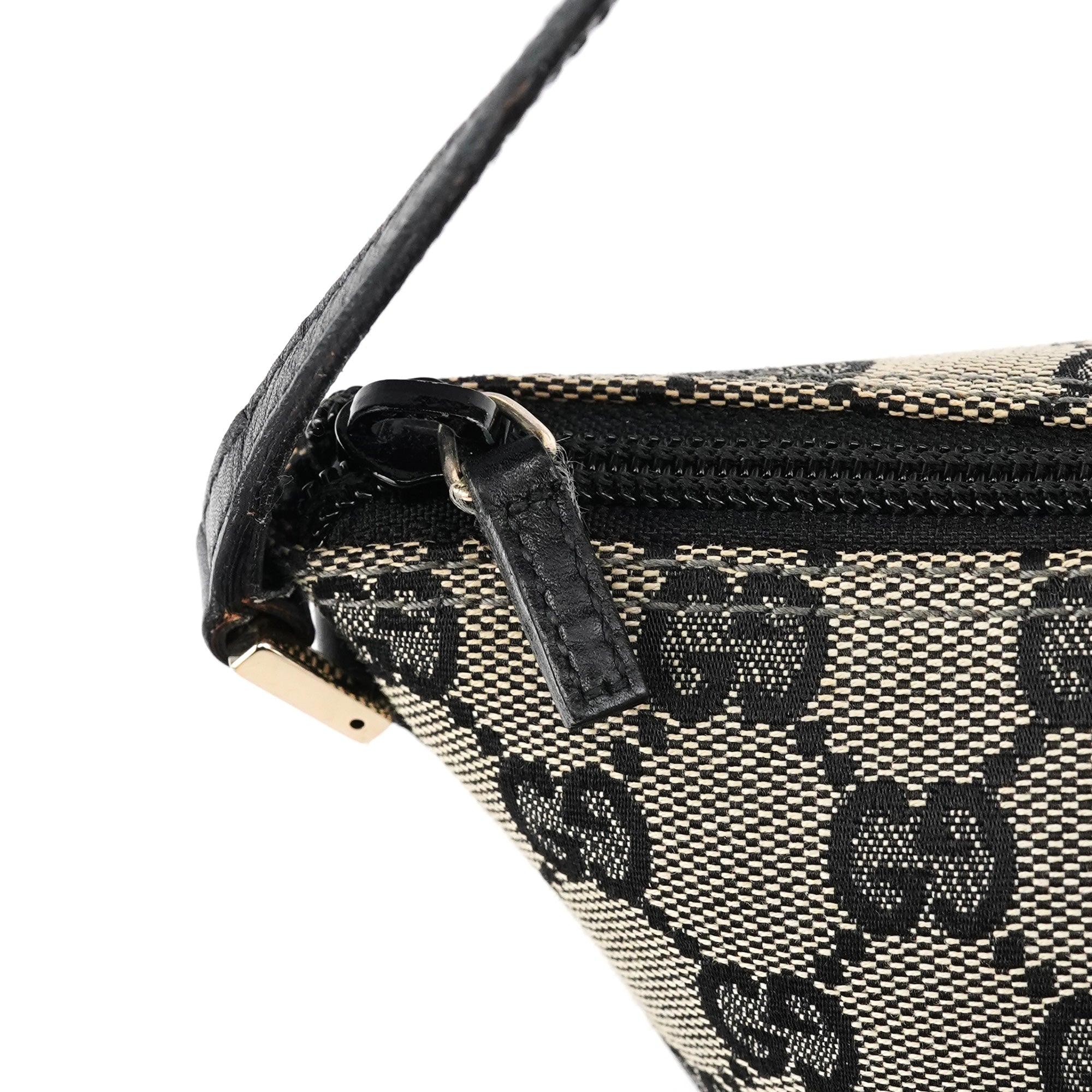 Gucci 039 1103 Grey Black GG Boat Pochette