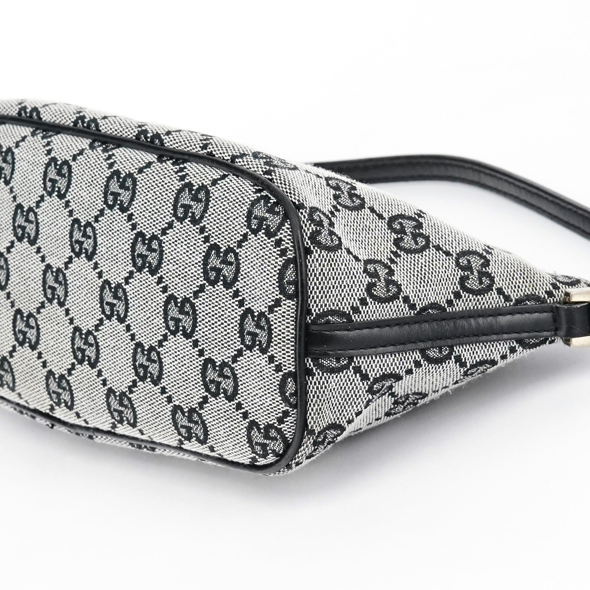 Gucci 039 1103 Grey Black GG Boat Pochette