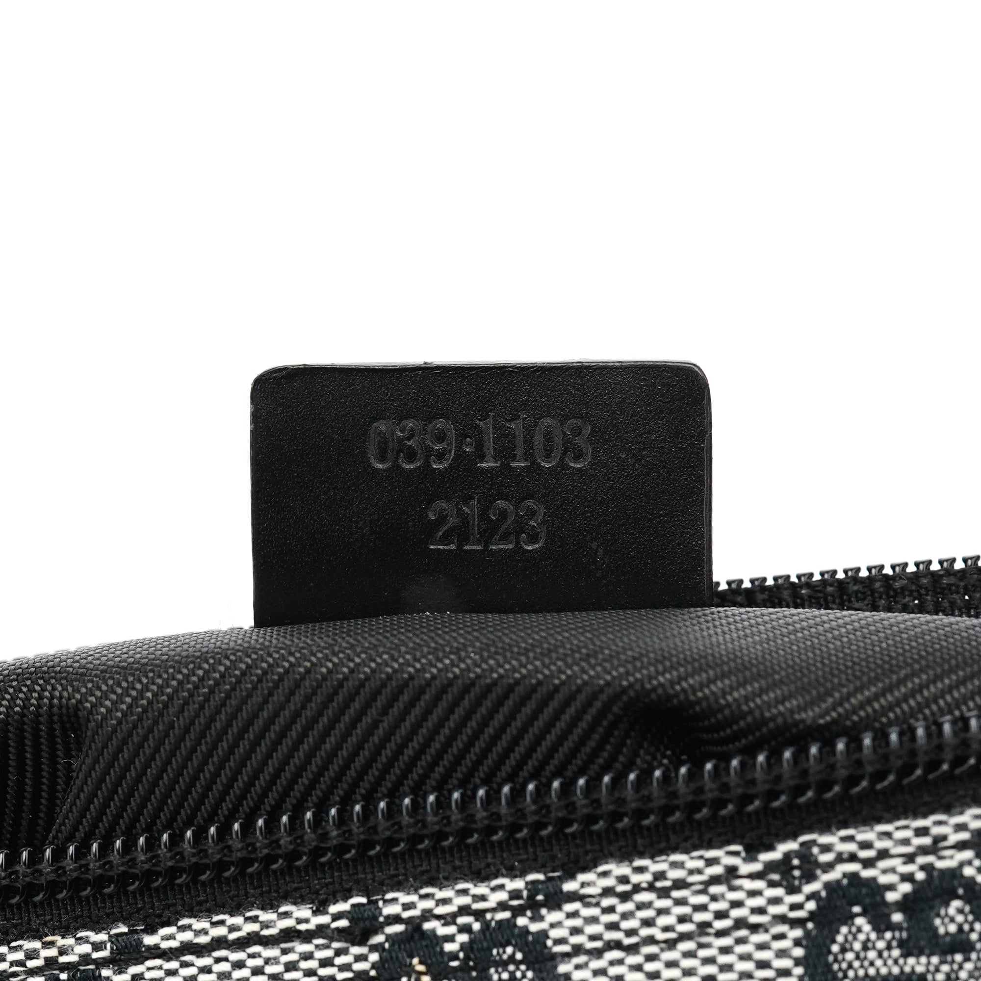 Gucci 039 1103 Grey GG Boat Pochette