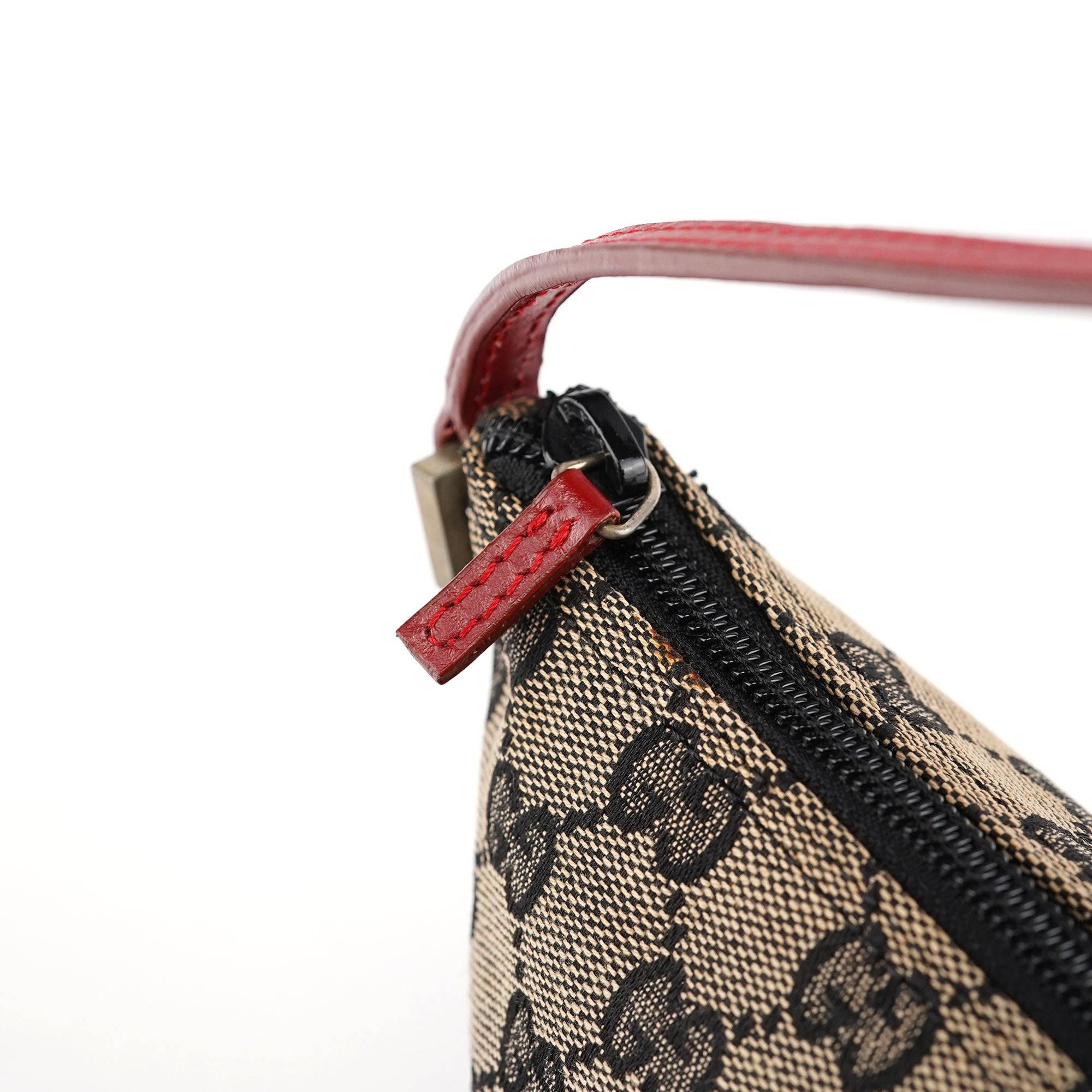 Gucci 039 1103 GG Boat Pochette en toile GG grise et rouge