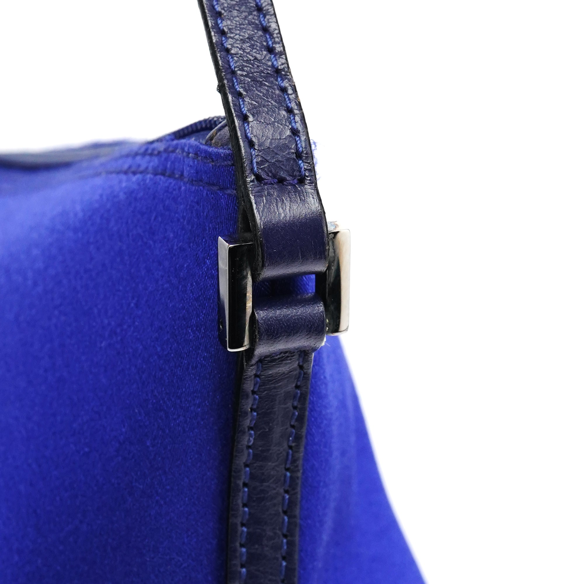 Gucci 039 1103 Royal Blue Boat Pochette