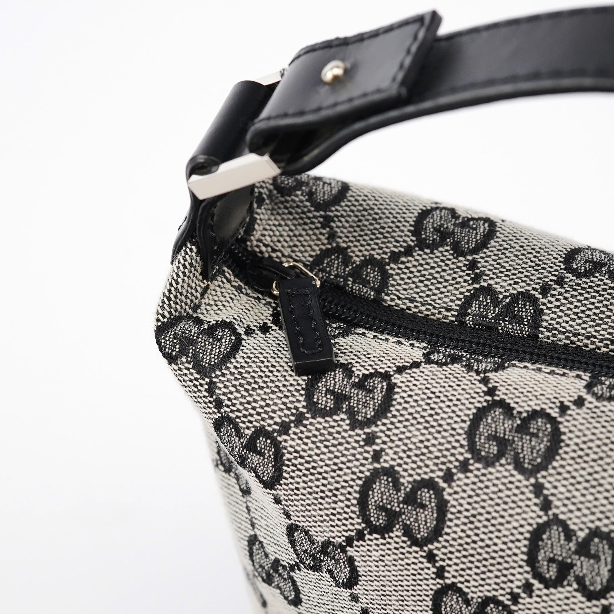 Gucci 039 1147 Grey GG Handbag