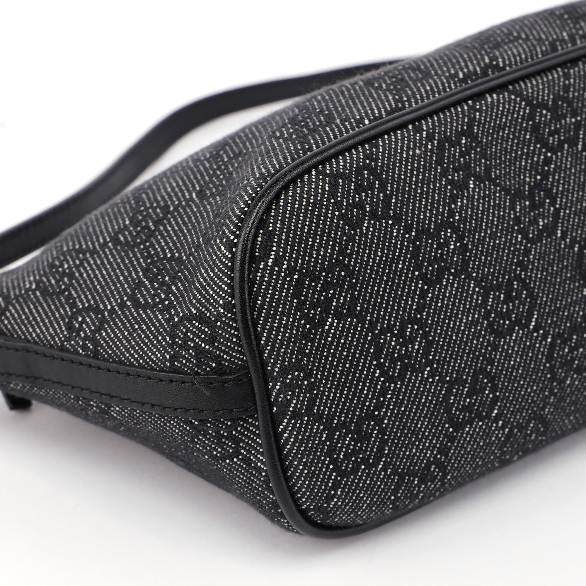 Gucci 07198 GG Boat Pochette en denim anthracite