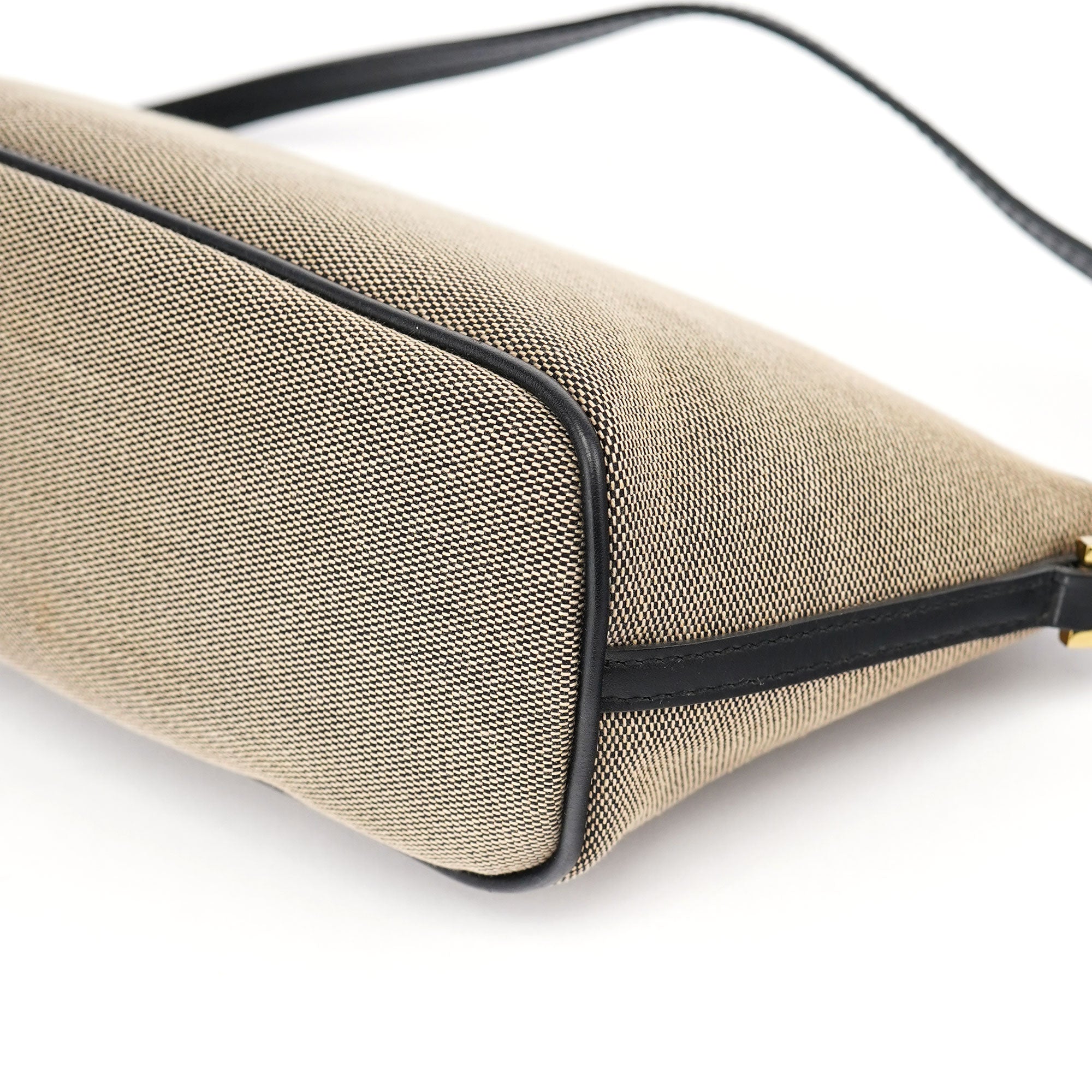 Gucci 07198 Beige Canvas Boat Pochette