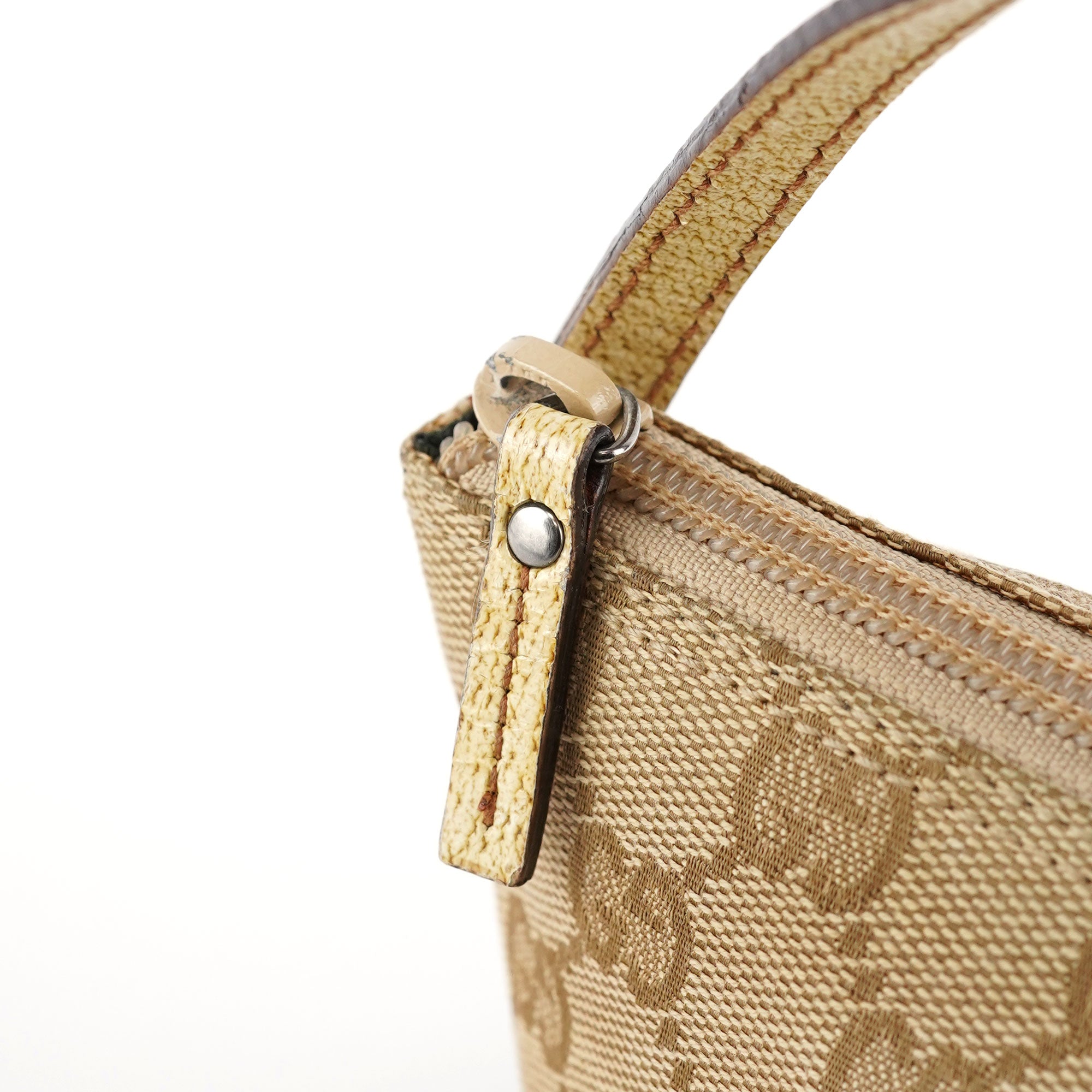 Gucci 07198 Beige GG Boat Pochette