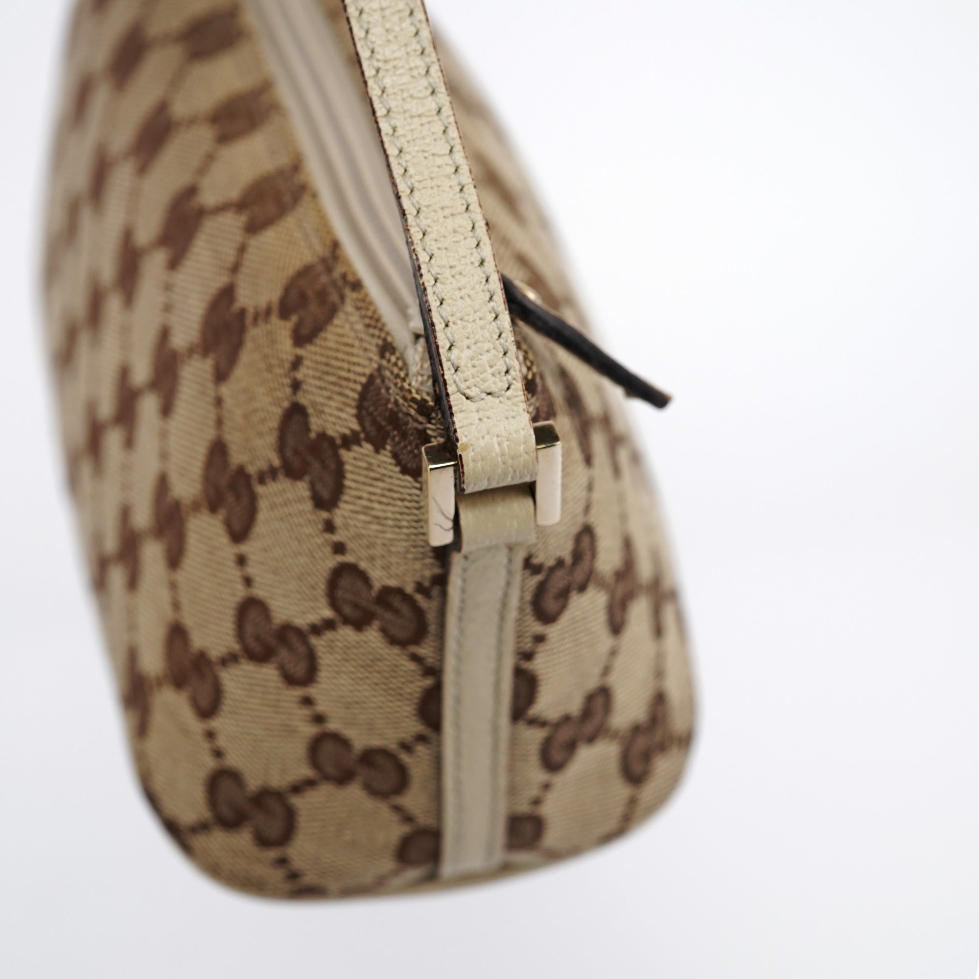 Gucci 07198 Beige GG Boat Pochette