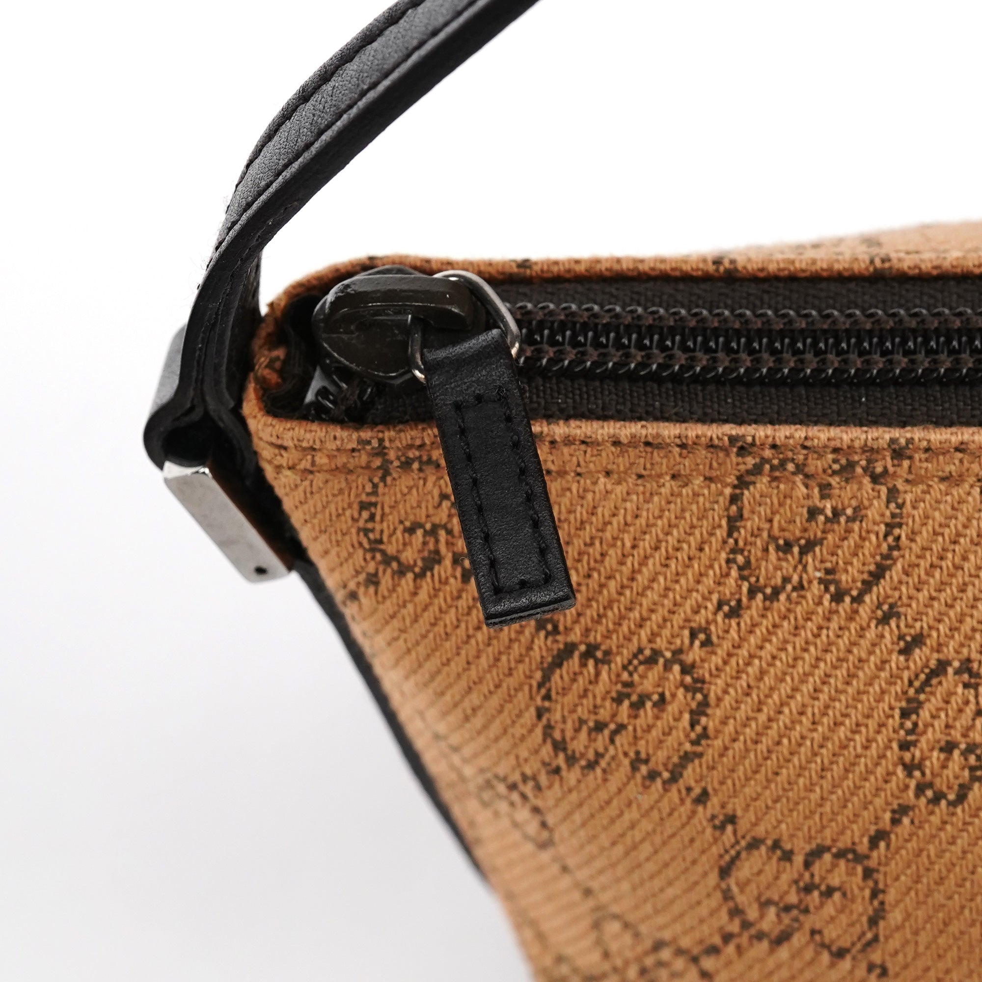 Gucci 07198 Beige GG Boat Pochette