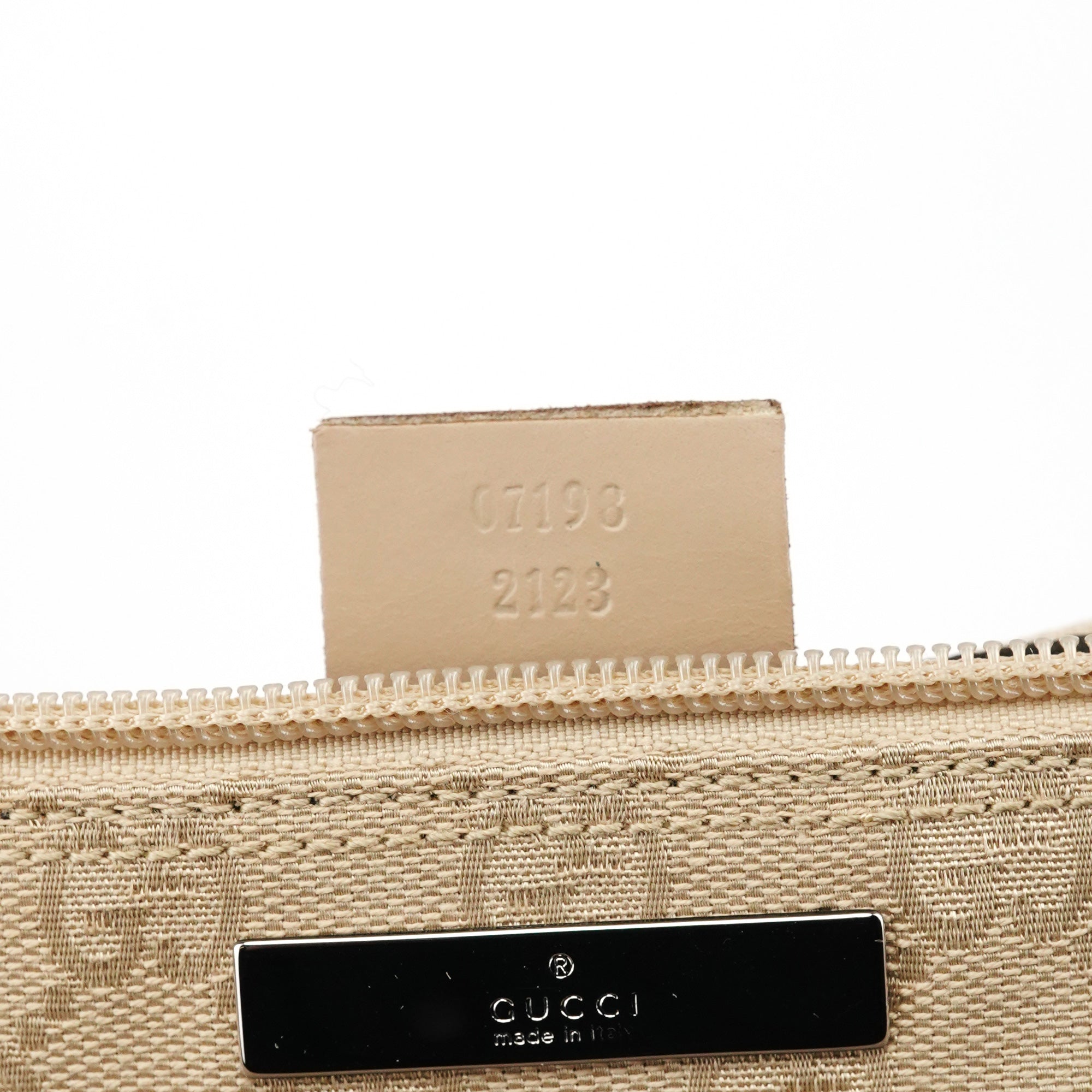 Gucci 07198 Beige GG Boat Pochette