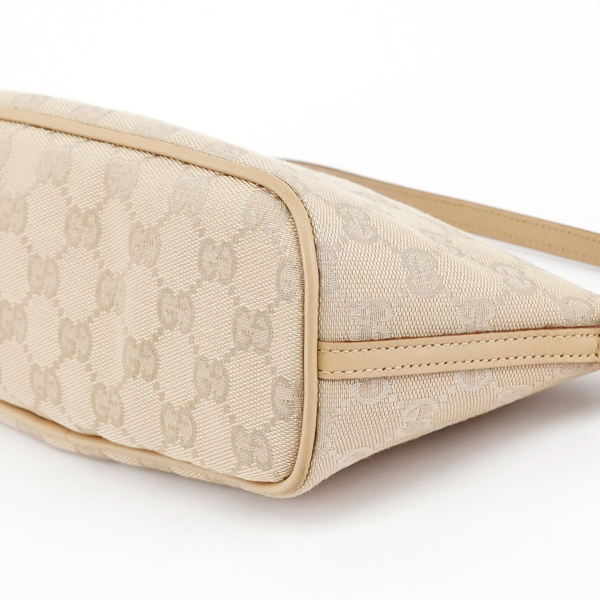 Gucci 07198 Beige GG Boat Pochette