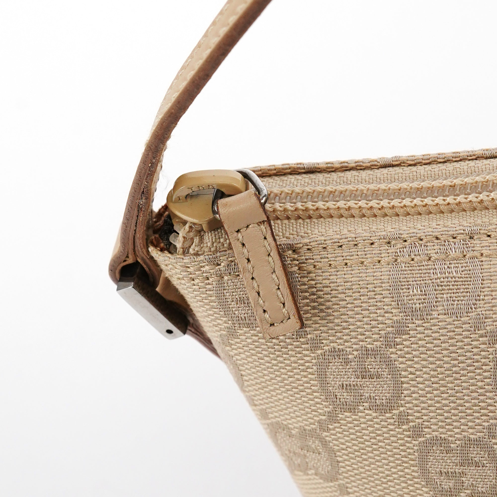 Gucci 07198 Beige GG Boat Pochette