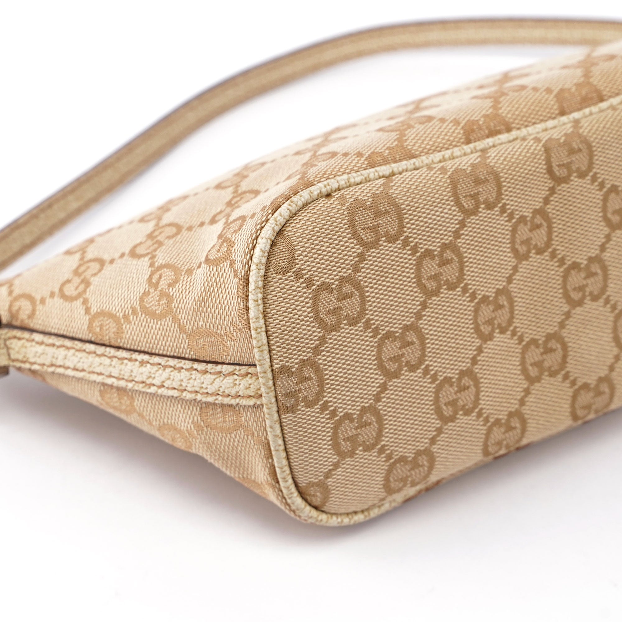 Gucci 07198 Beige GG Boat Pochette