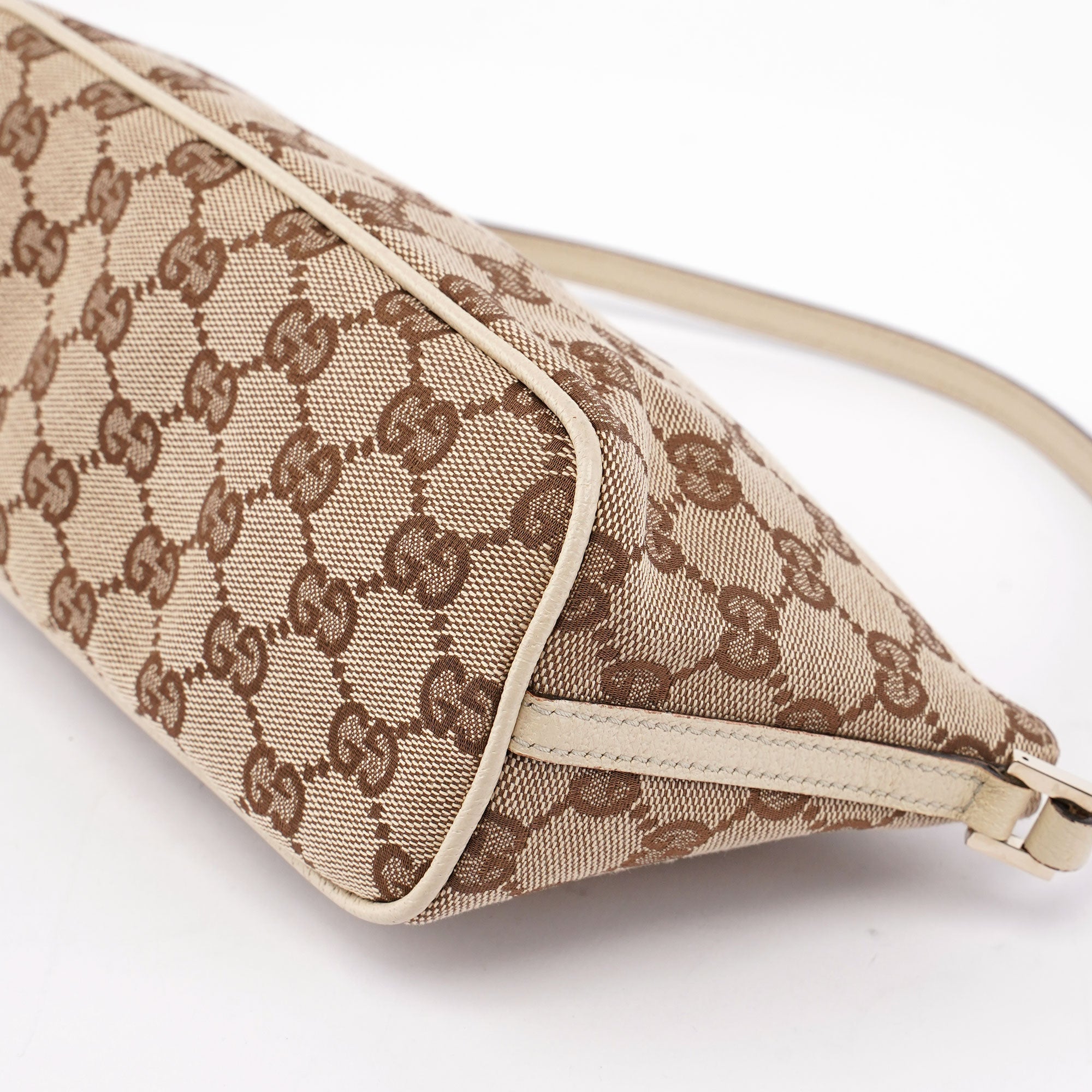 Gucci 07198 Beige GG Boat Pochette