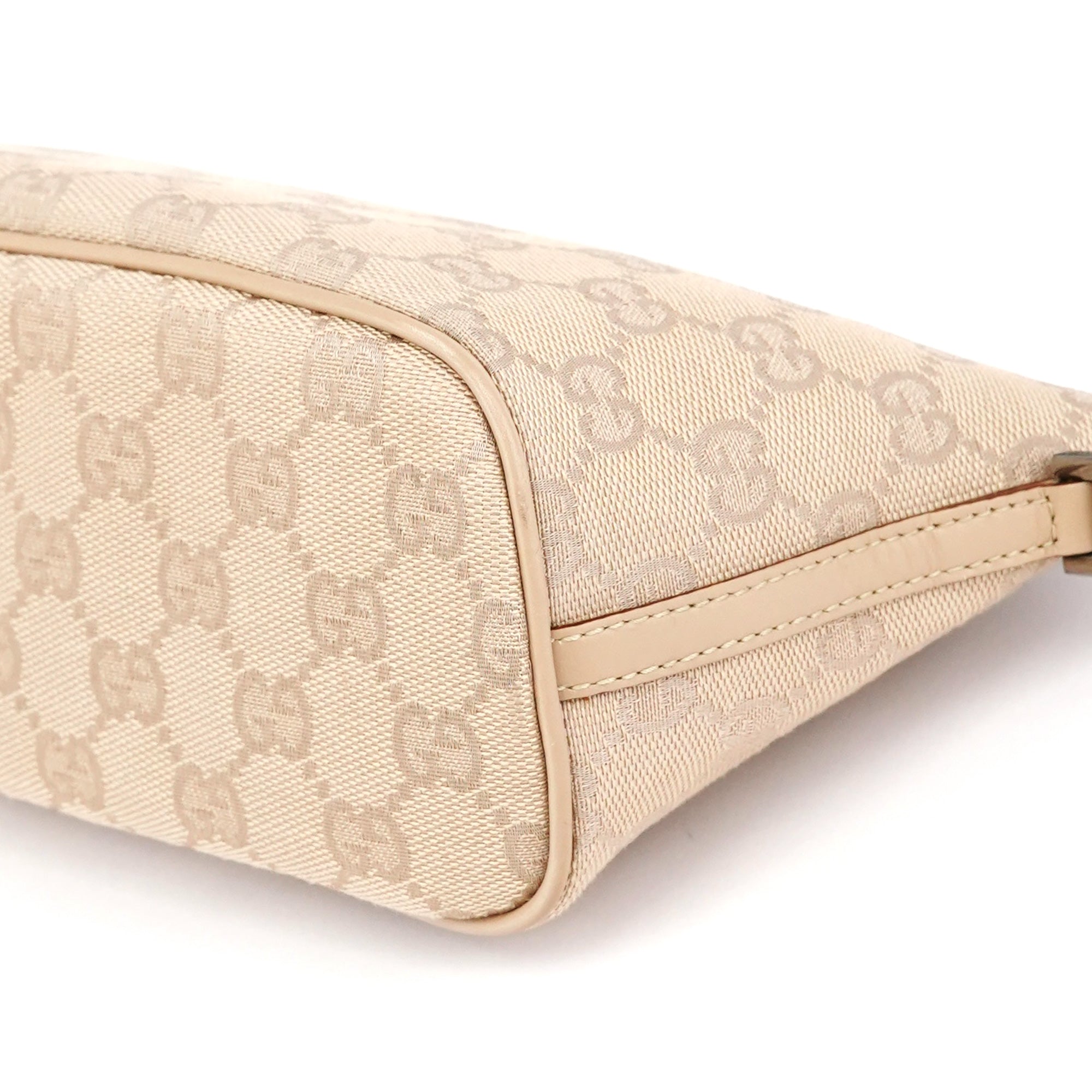 Gucci 07198 Beige GG Canvas Boat Pochette