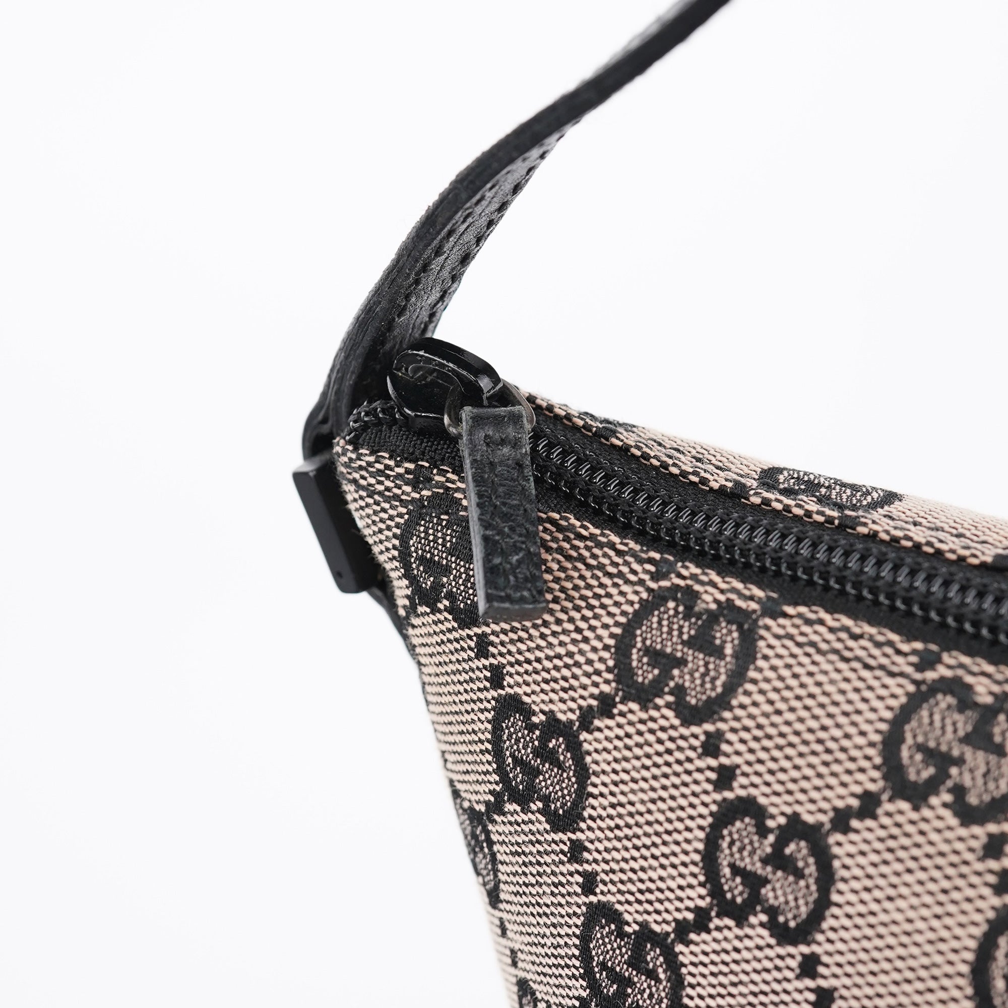 Gucci 07198 Beige Matte Black GG Boat Pochette
