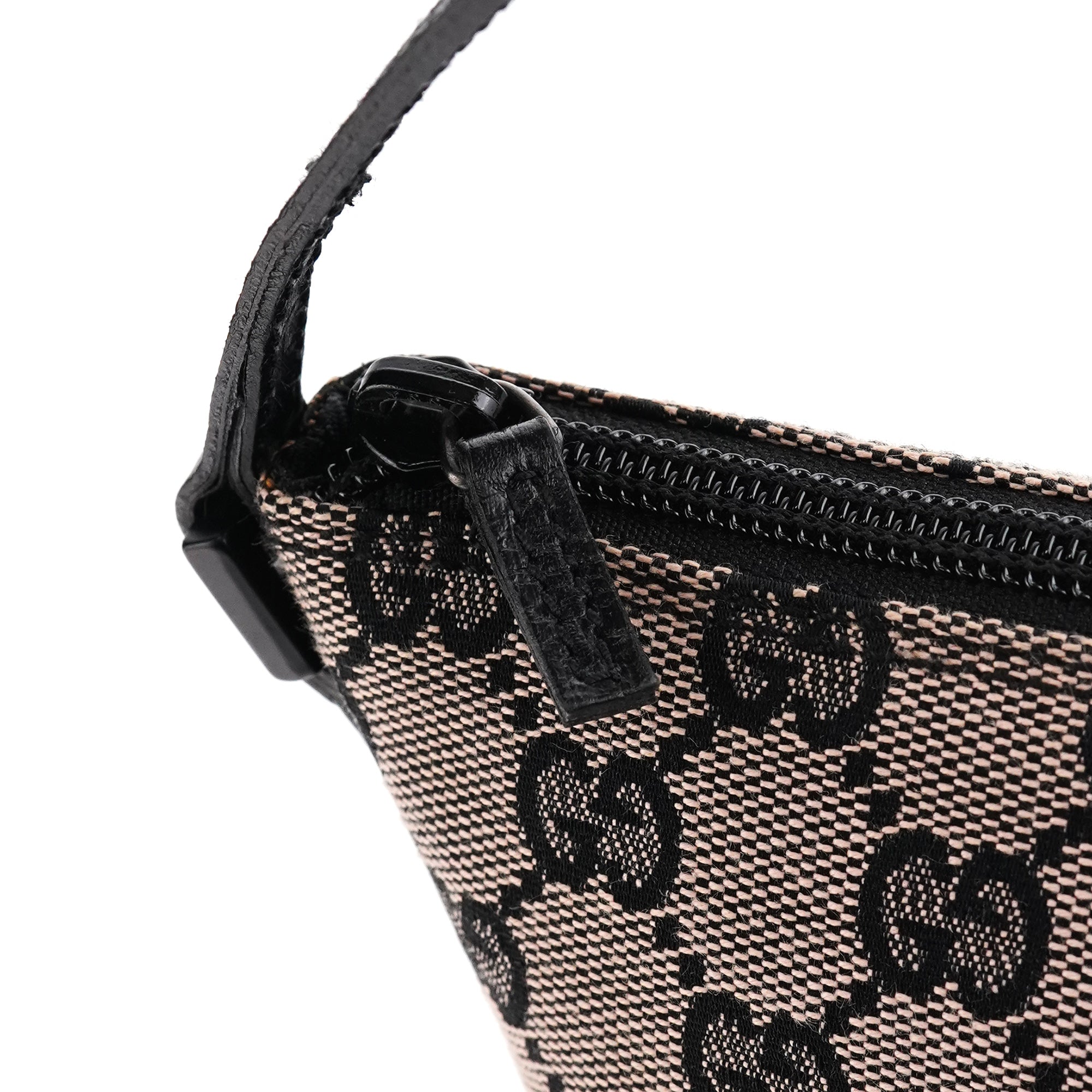 Gucci 07198 Beige Matte Black GG Boat Pochette