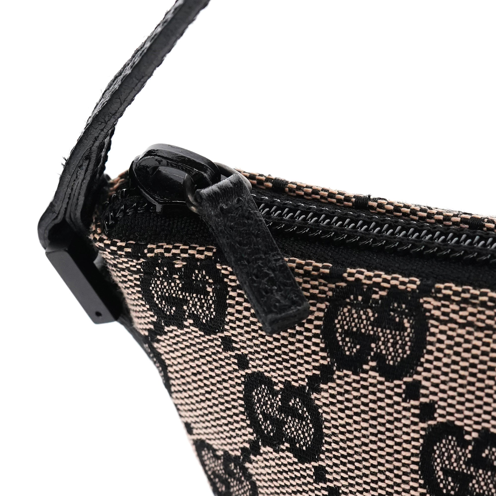 Gucci 07198 Beige Matte Black GG Boat Pochette