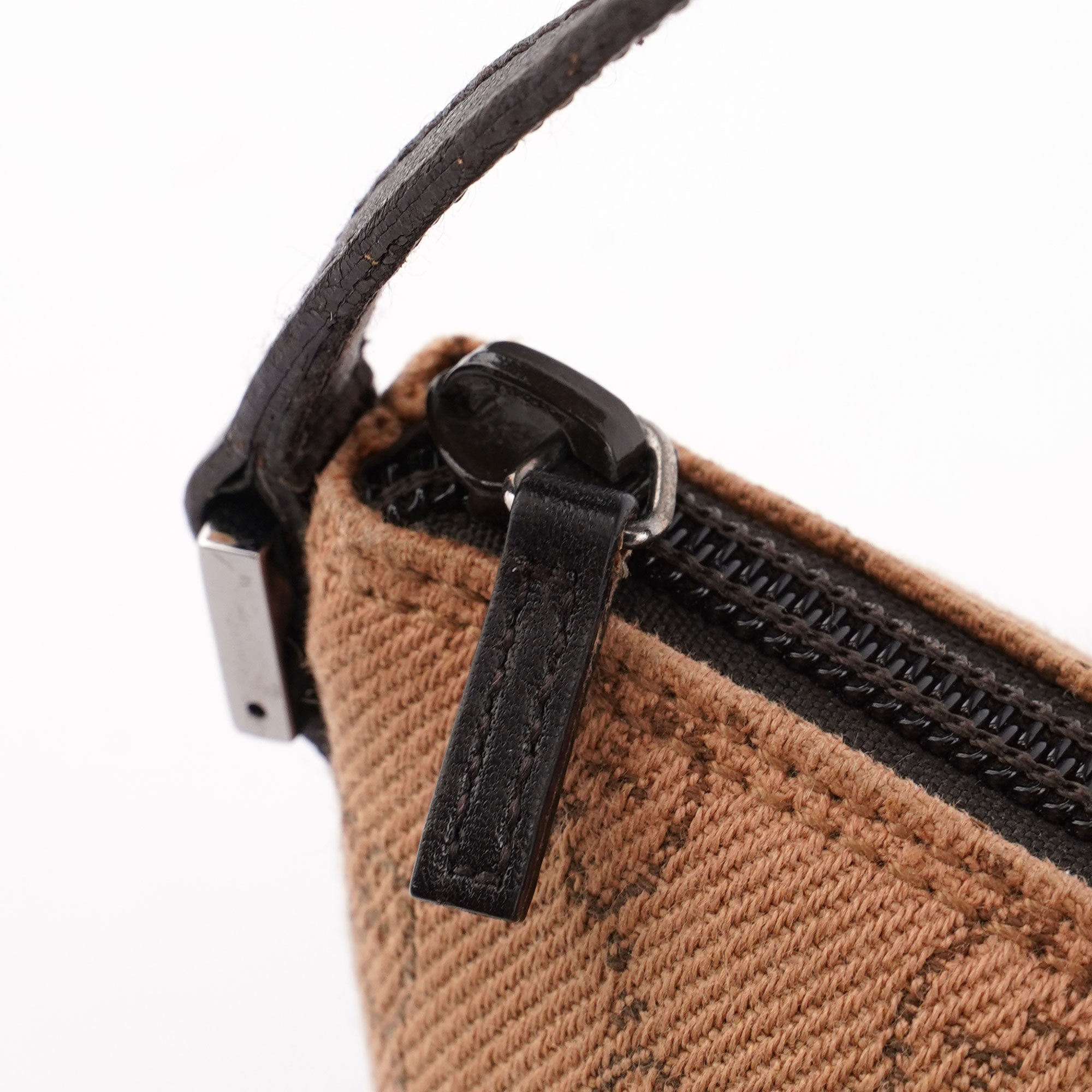 Gucci 07198 GG Boat Pochette aus Wolle in Beige