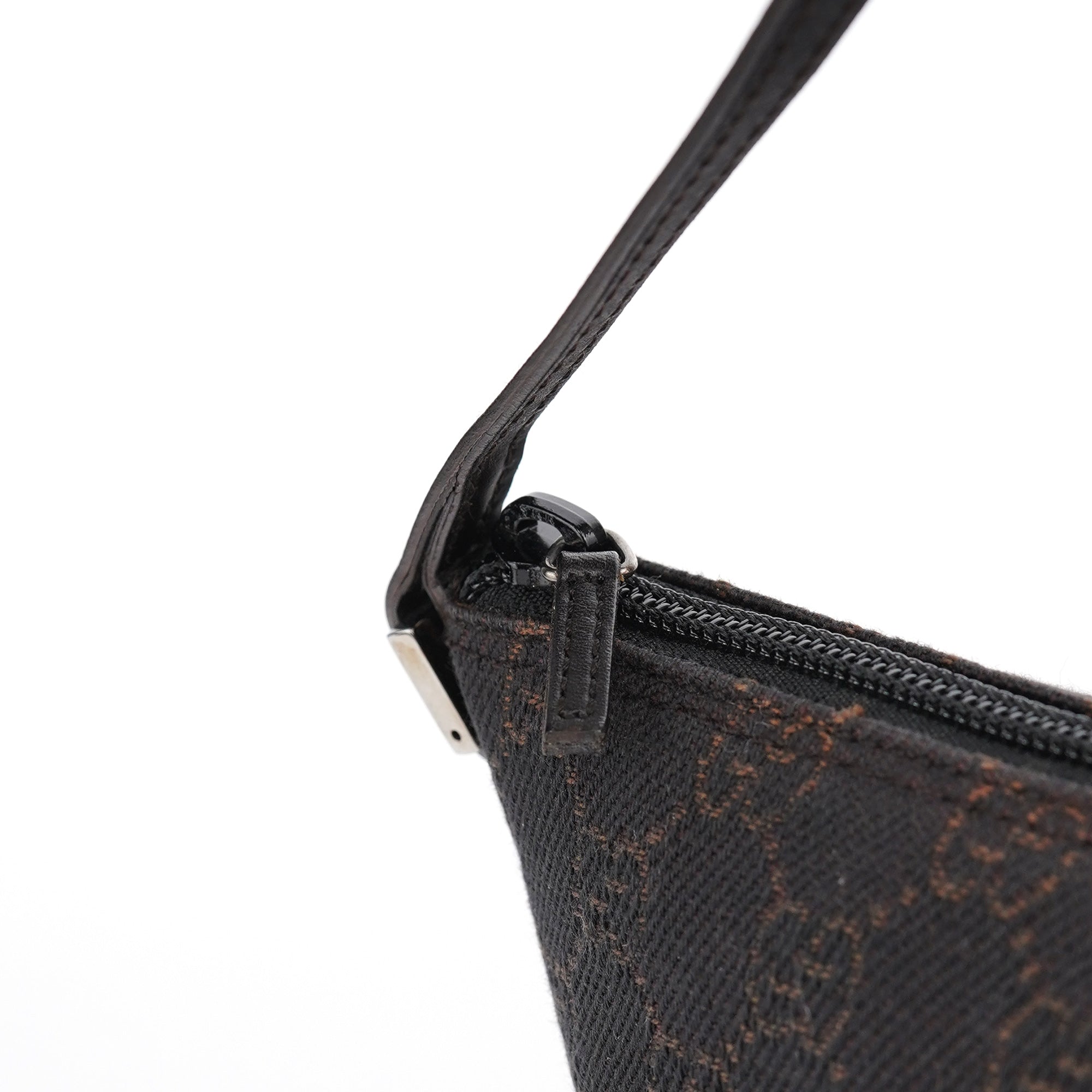 Gucci 07198 Brown GG Boat Pochette