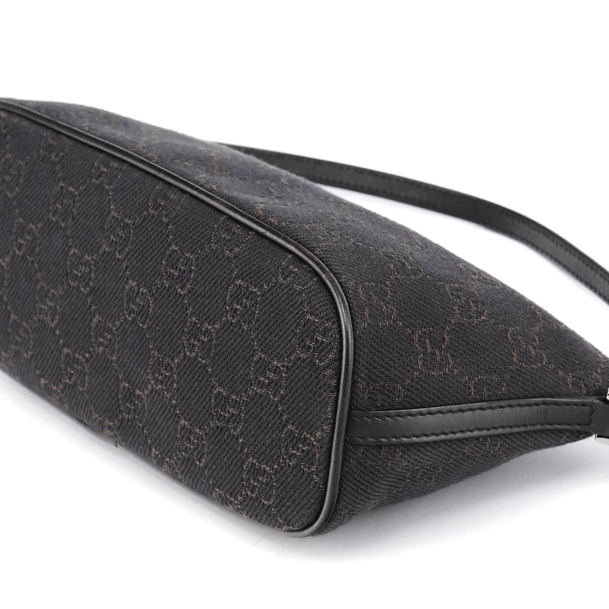Gucci 07198 Brown GG Boat Pochette