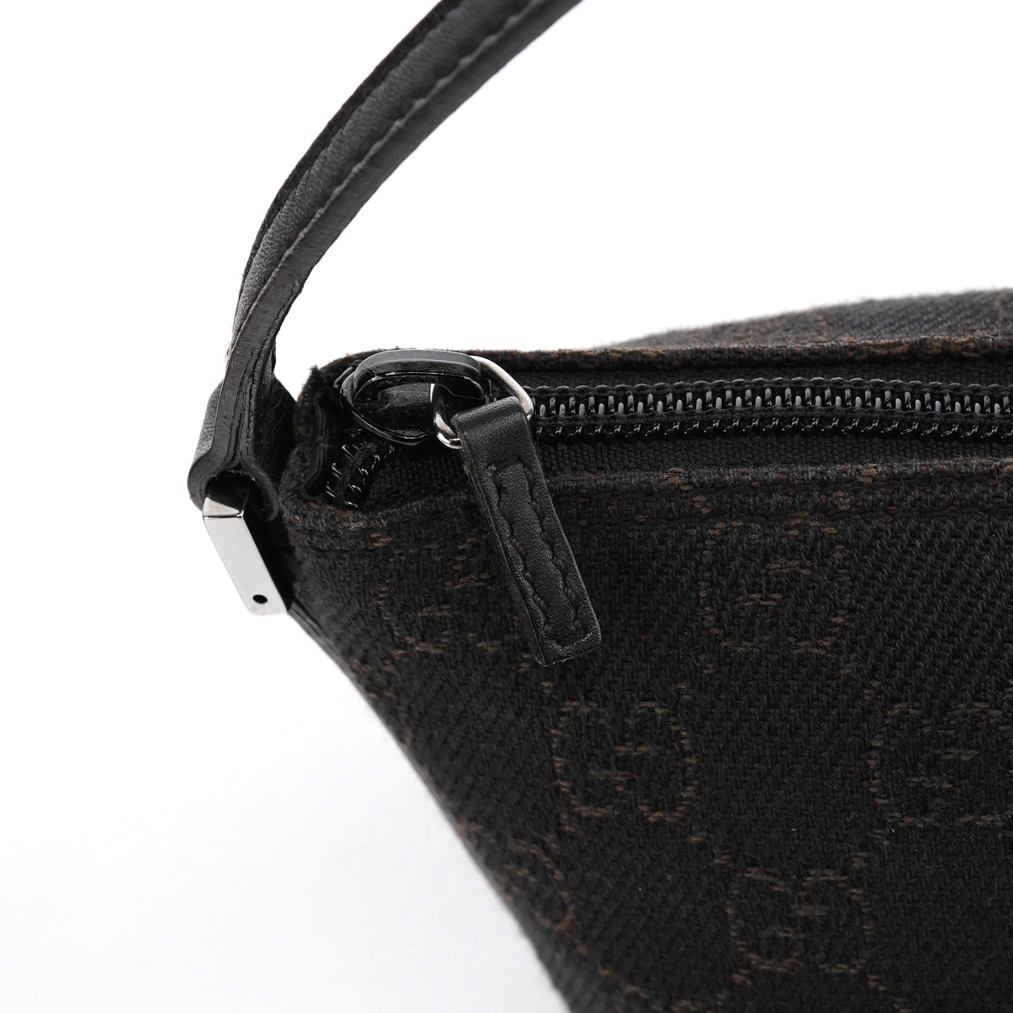 Gucci 07198 Brown GG Boat Pochette