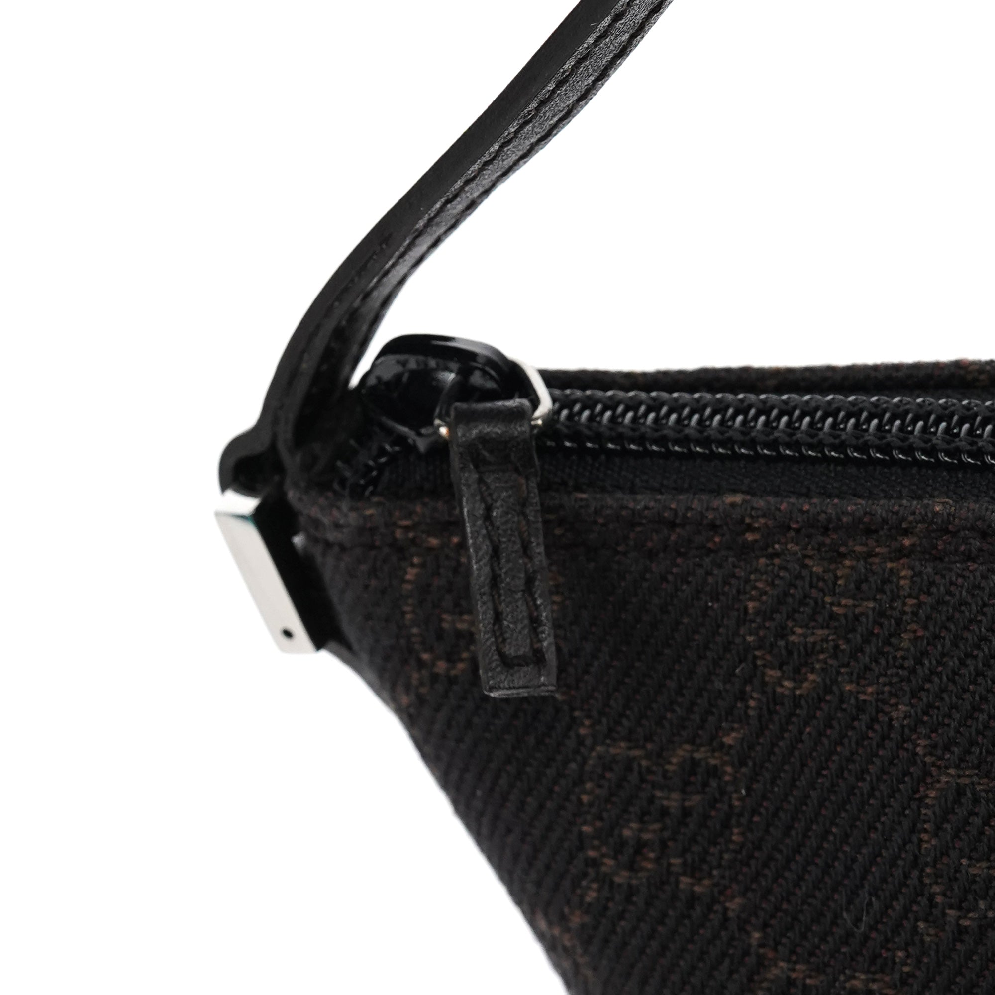 Gucci 07198 Brown GG Boat Pochette