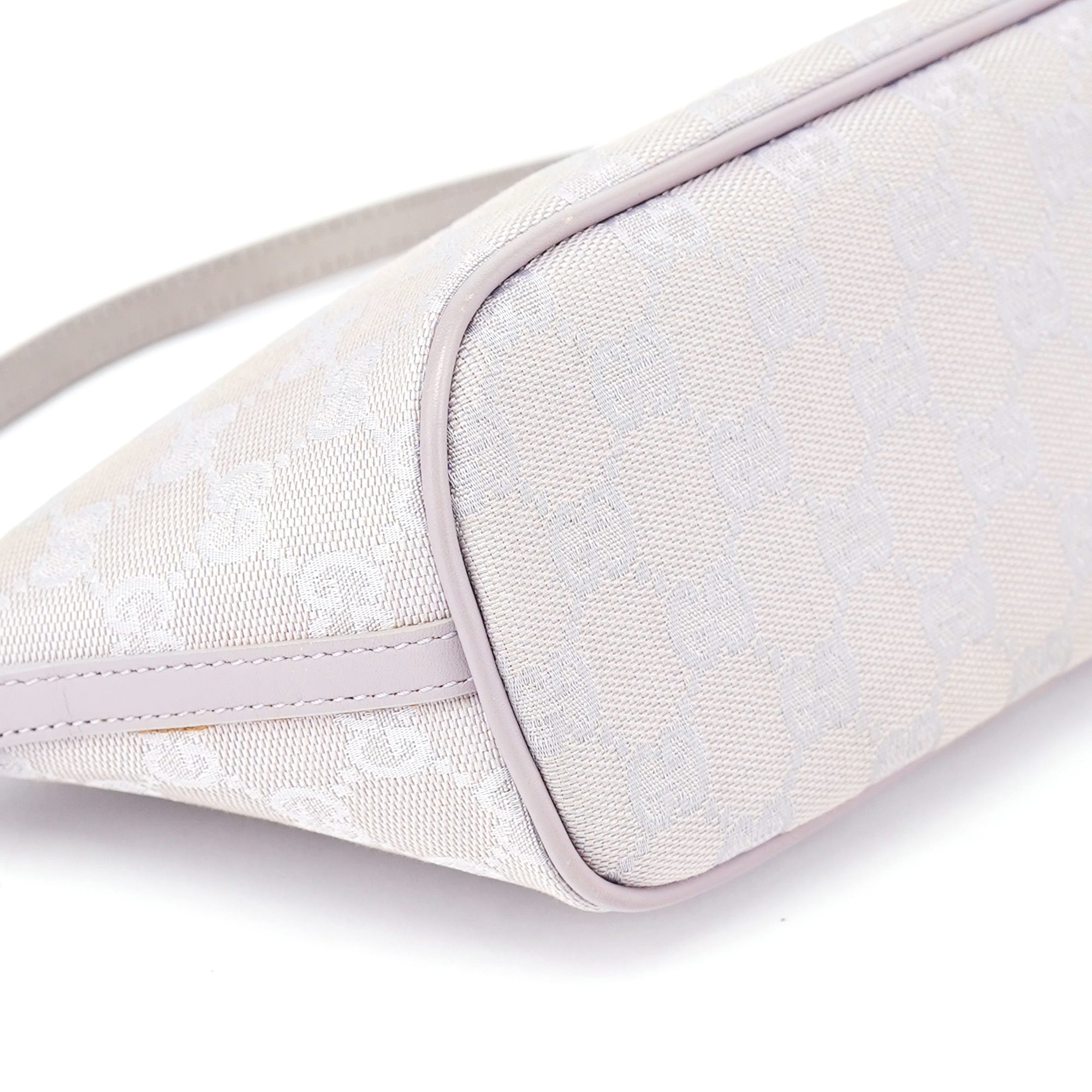 Gucci 07198 Lavender GG Boat Pochette