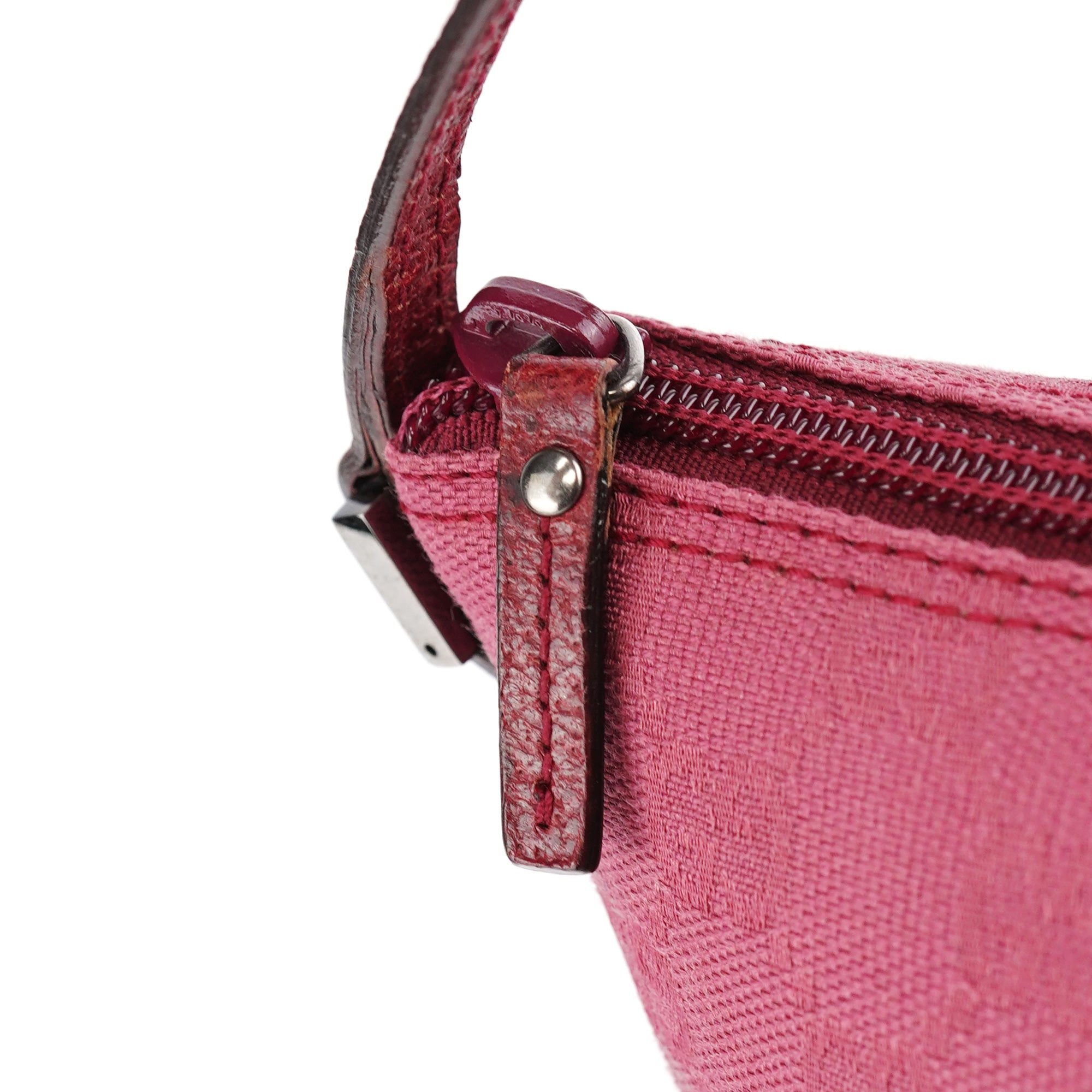 Gucci 07198 Pink GG Boat Pochette