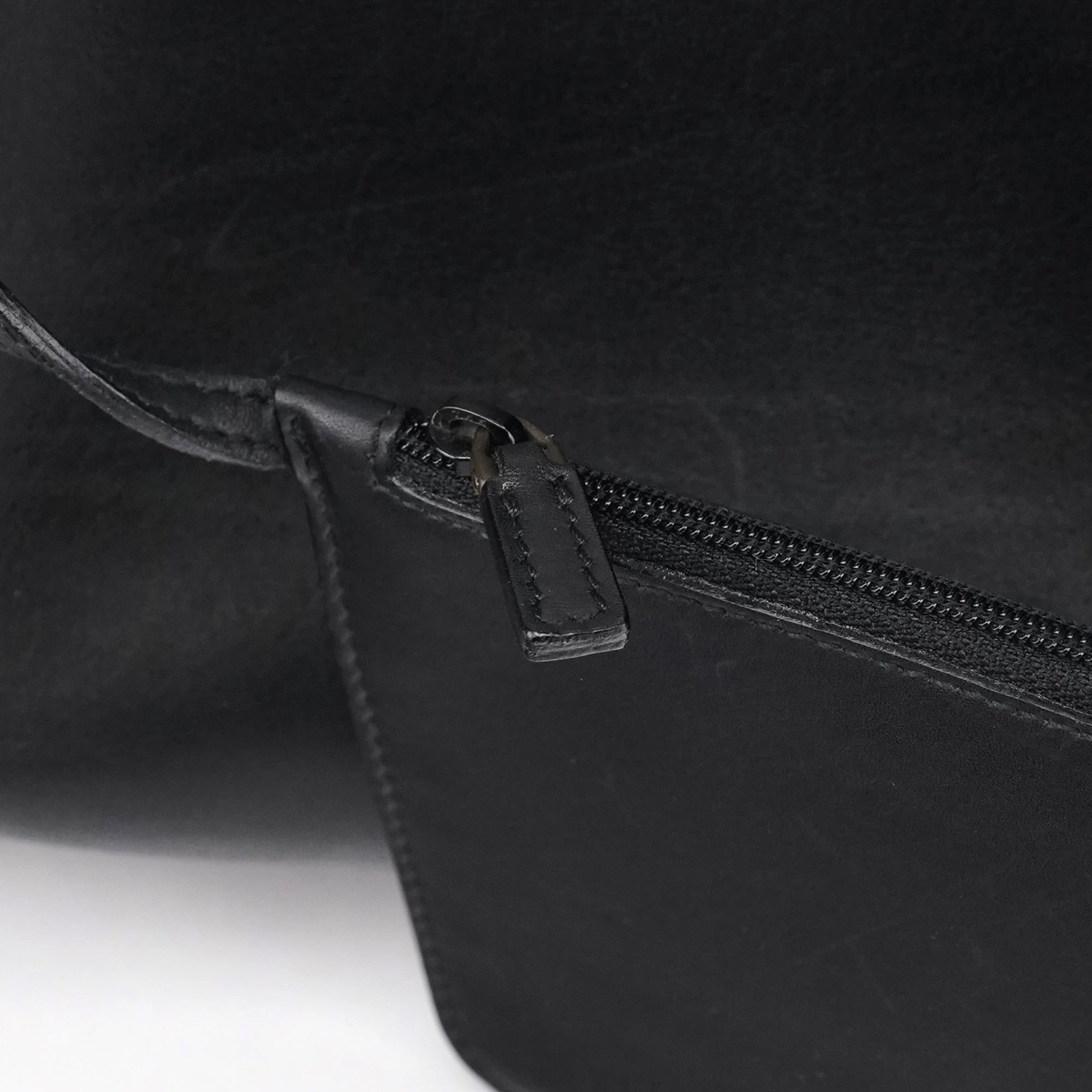 Gucci 101919 Sac cabas à anneaux en cuir noir